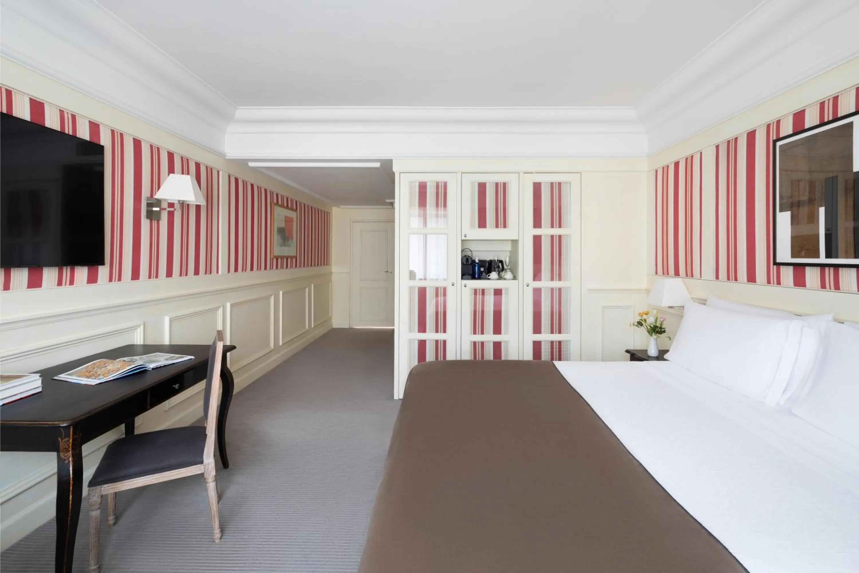 Photo of the whole room, Bed in Majestic Hotel & Spa Barcelona GL