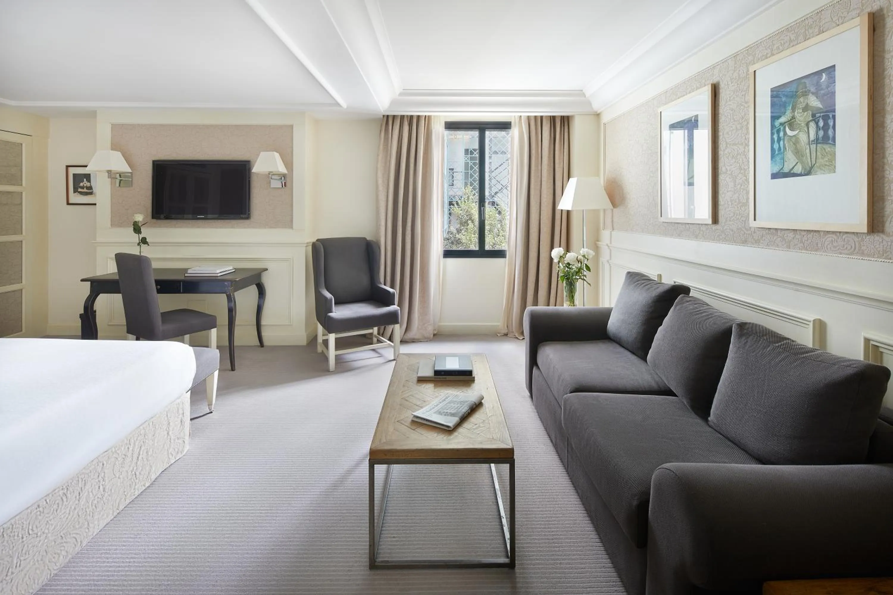 Photo of the whole room, Bed in Majestic Hotel & Spa Barcelona GL