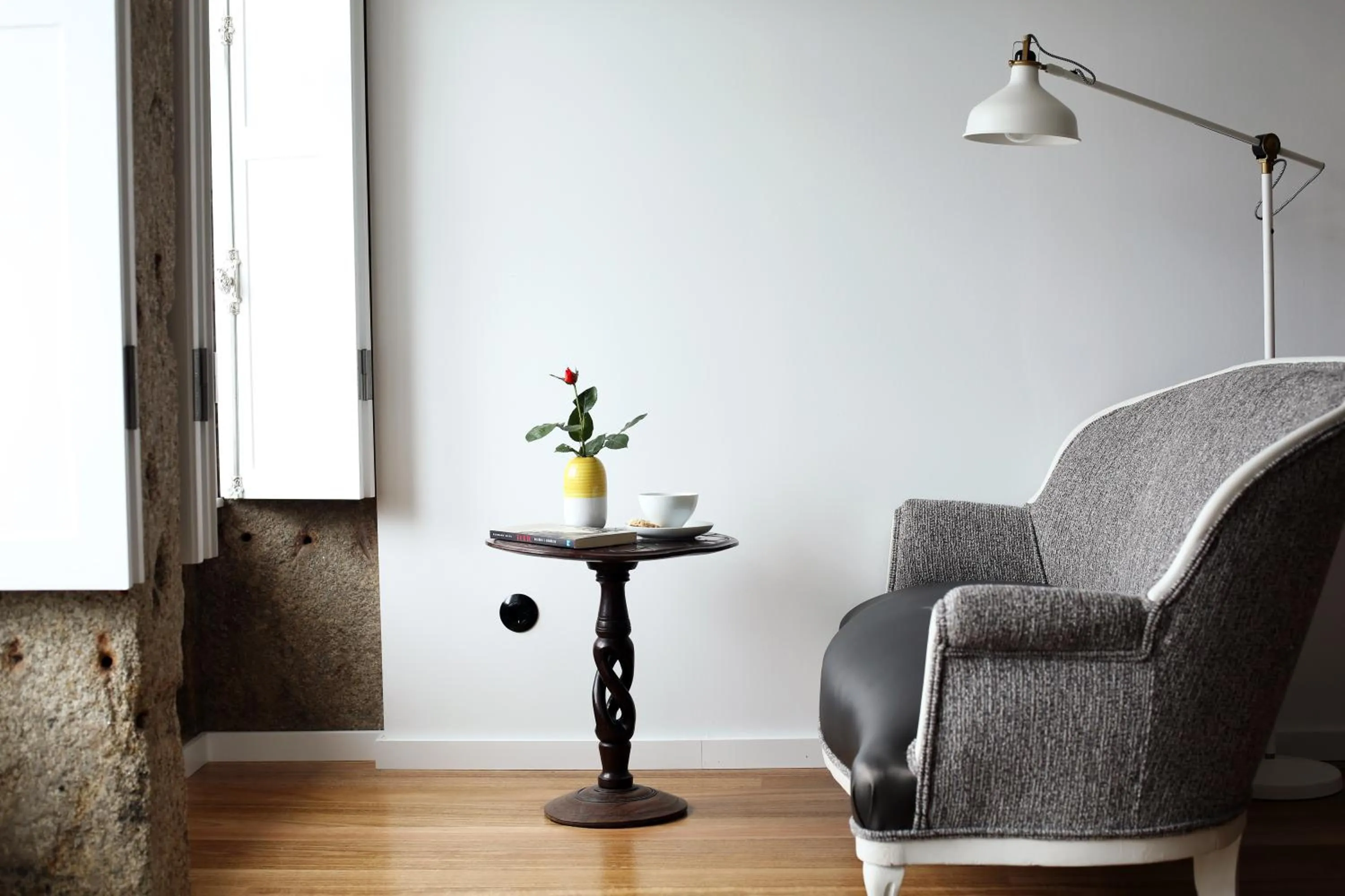 Lounge or bar in 1872 River House by Olivia