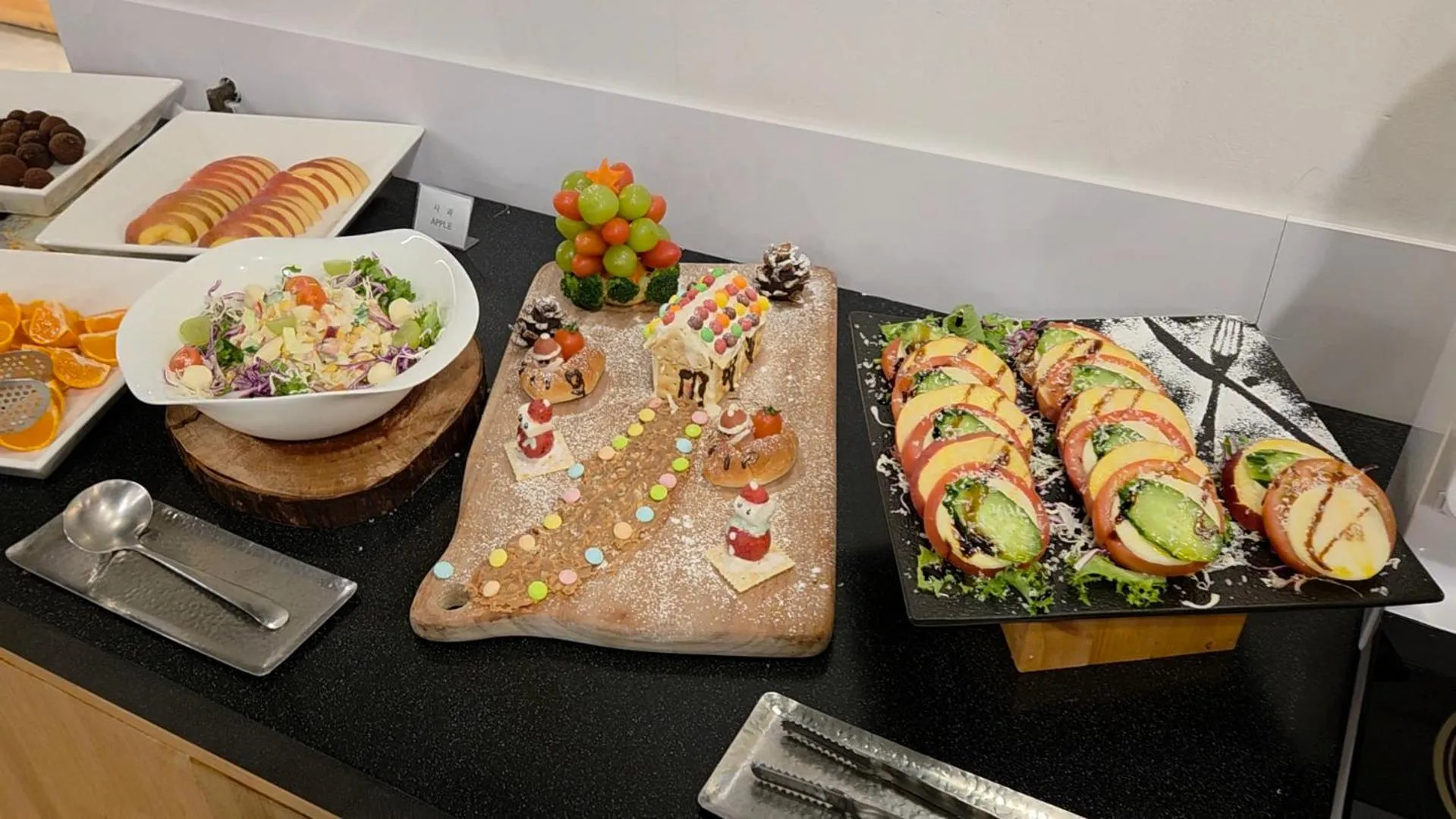 Restaurant/places to eat in JB Plus Hotel