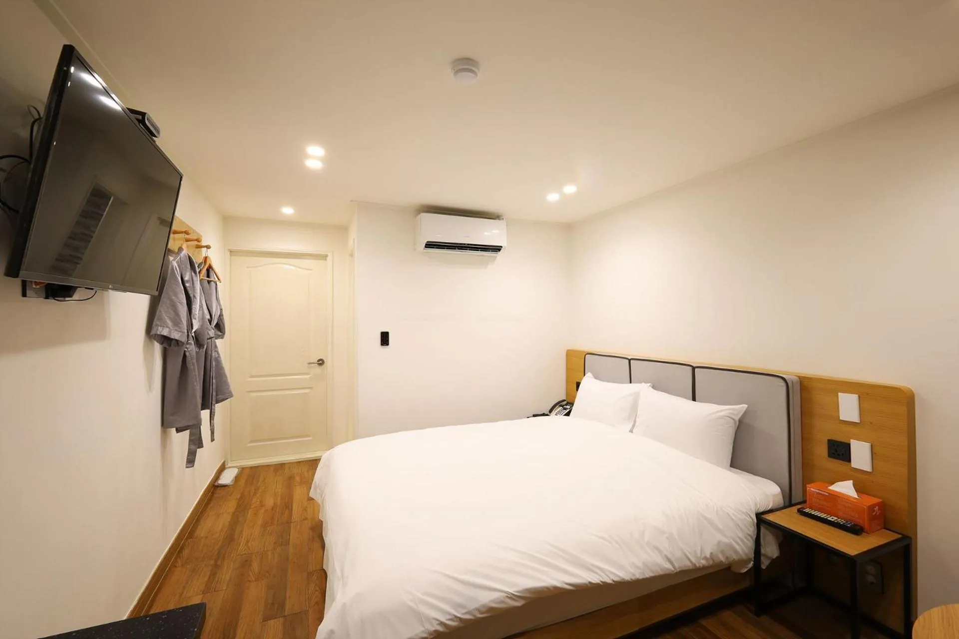 Bedroom, Bed in JB Plus Hotel