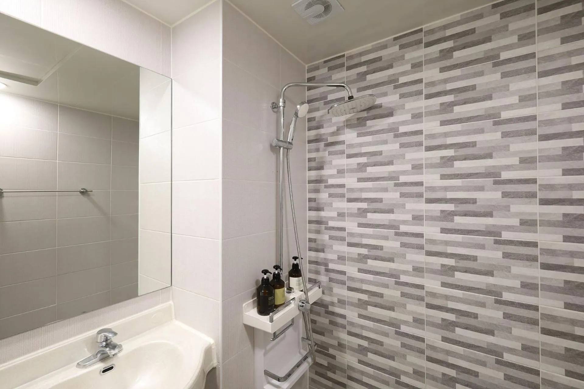 Bathroom in JB Plus Hotel