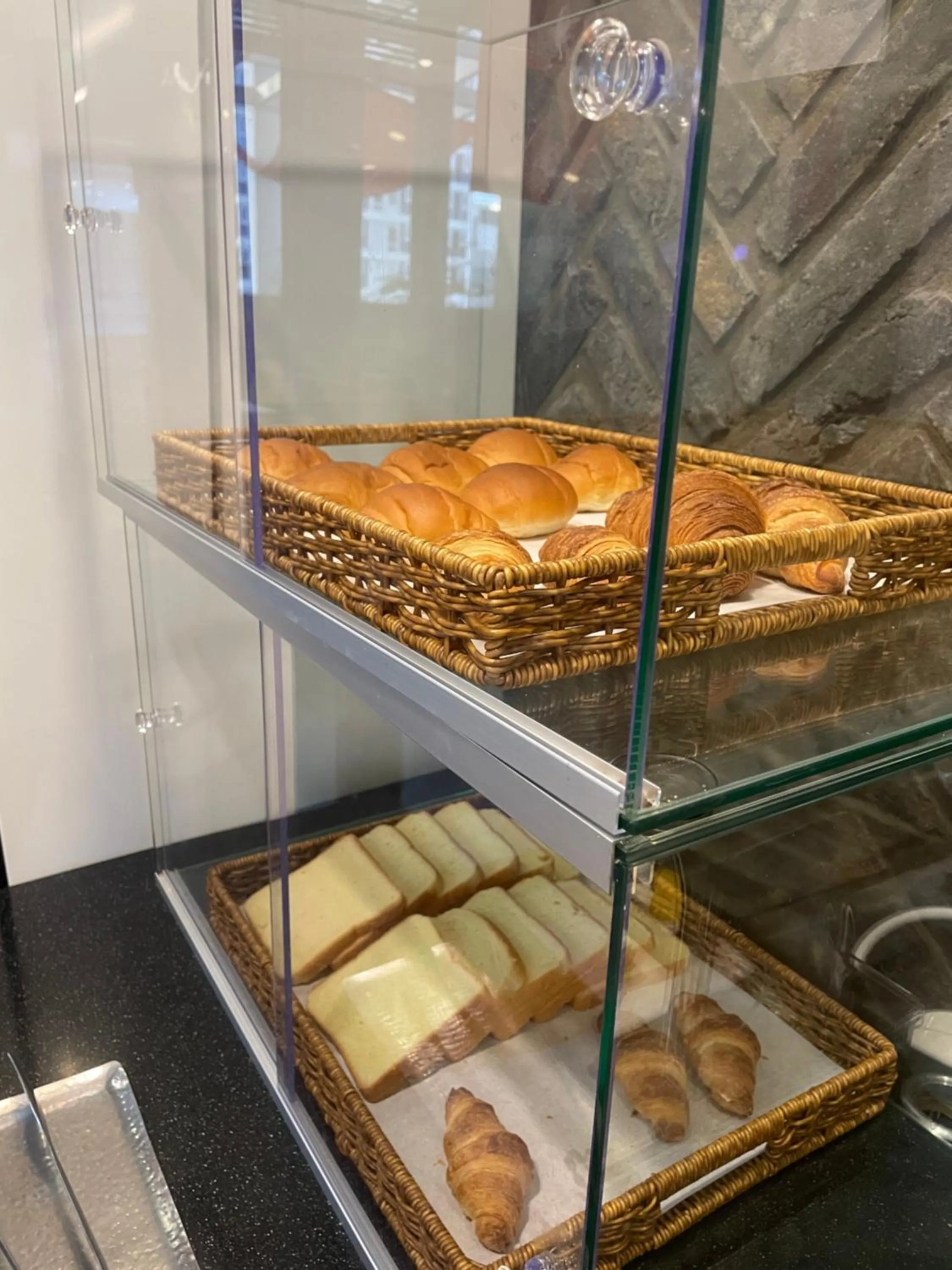 Restaurant/places to eat in JB Plus Hotel