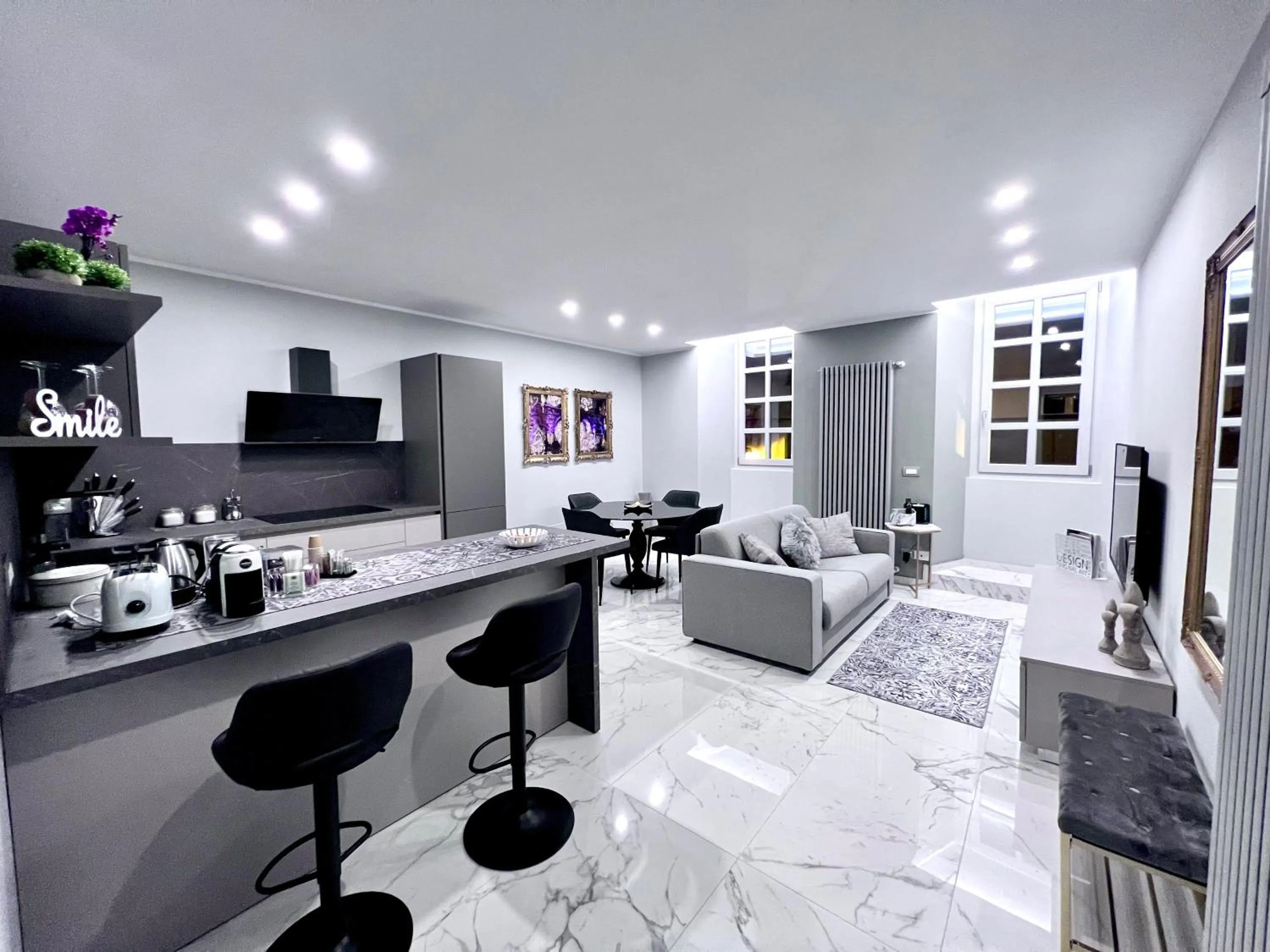 Coffee/tea facilities in Le Porte luxury apartment