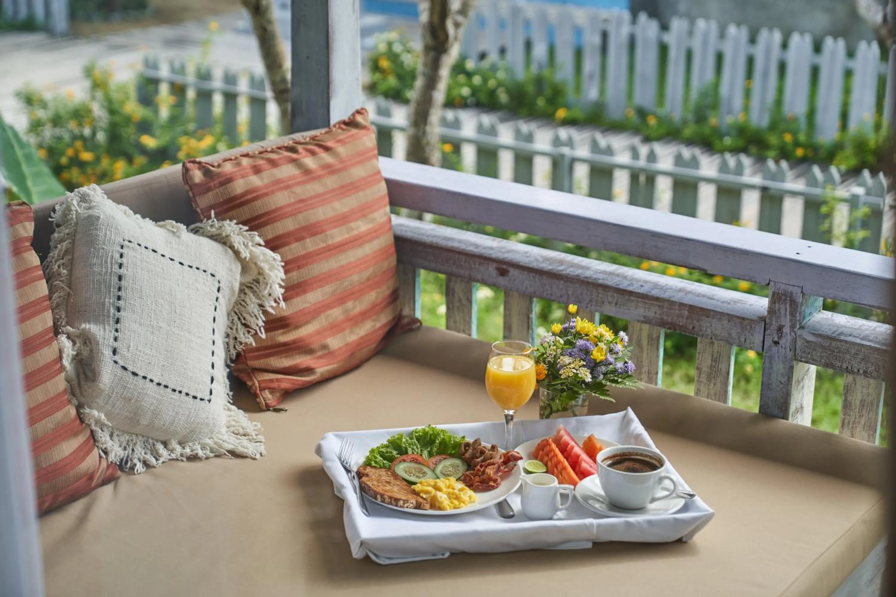 Food and drinks in Casa Batu Belig