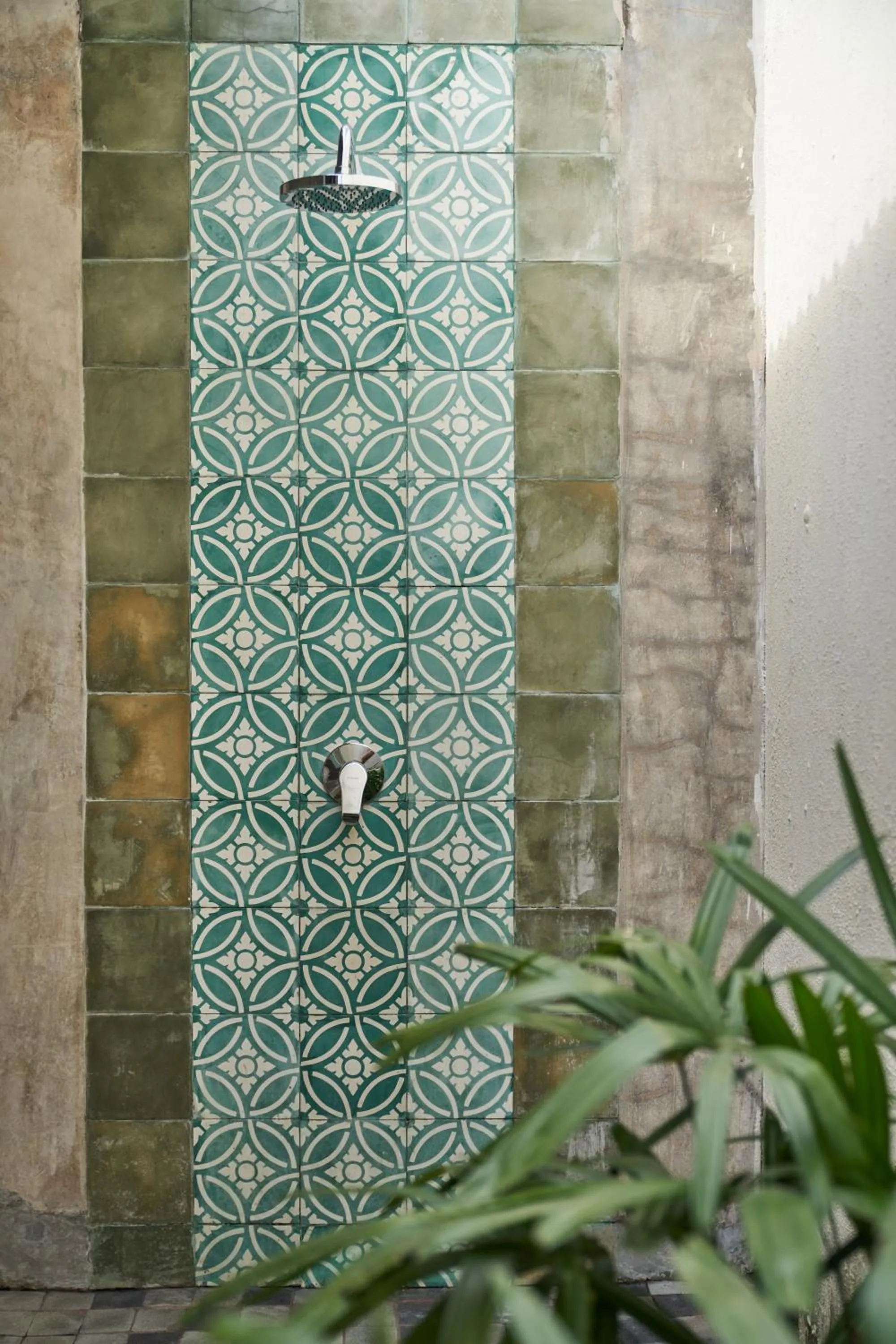 Shower in Casa Batu Belig