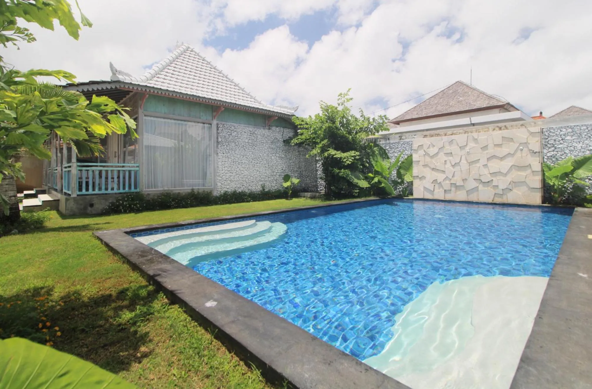 Property building in Casa Batu Belig