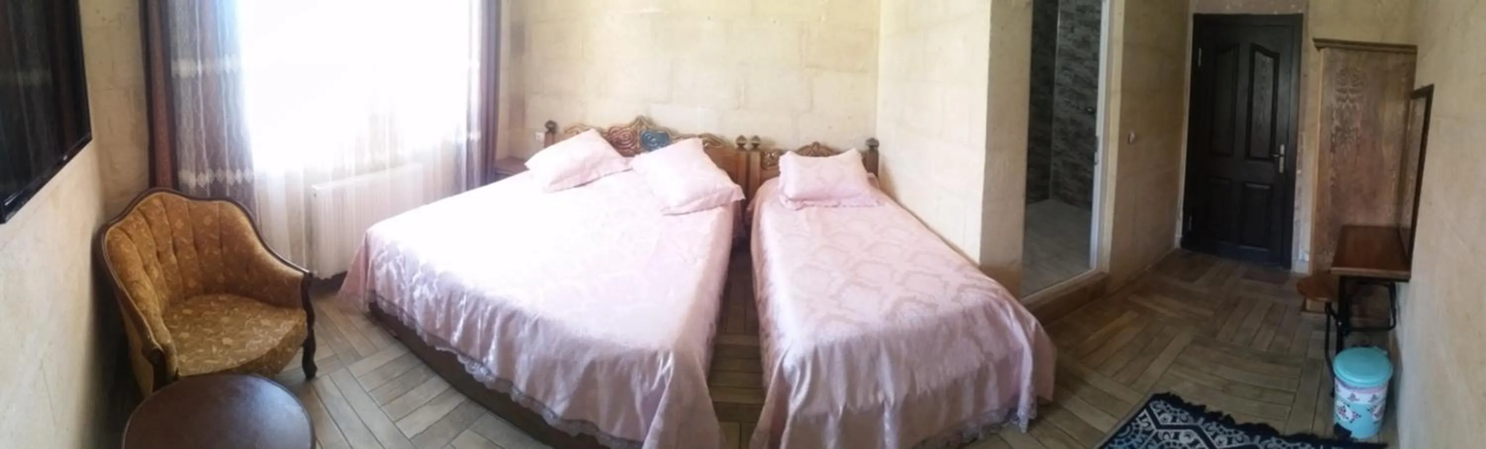 Photo of the whole room in Emre's Stone House