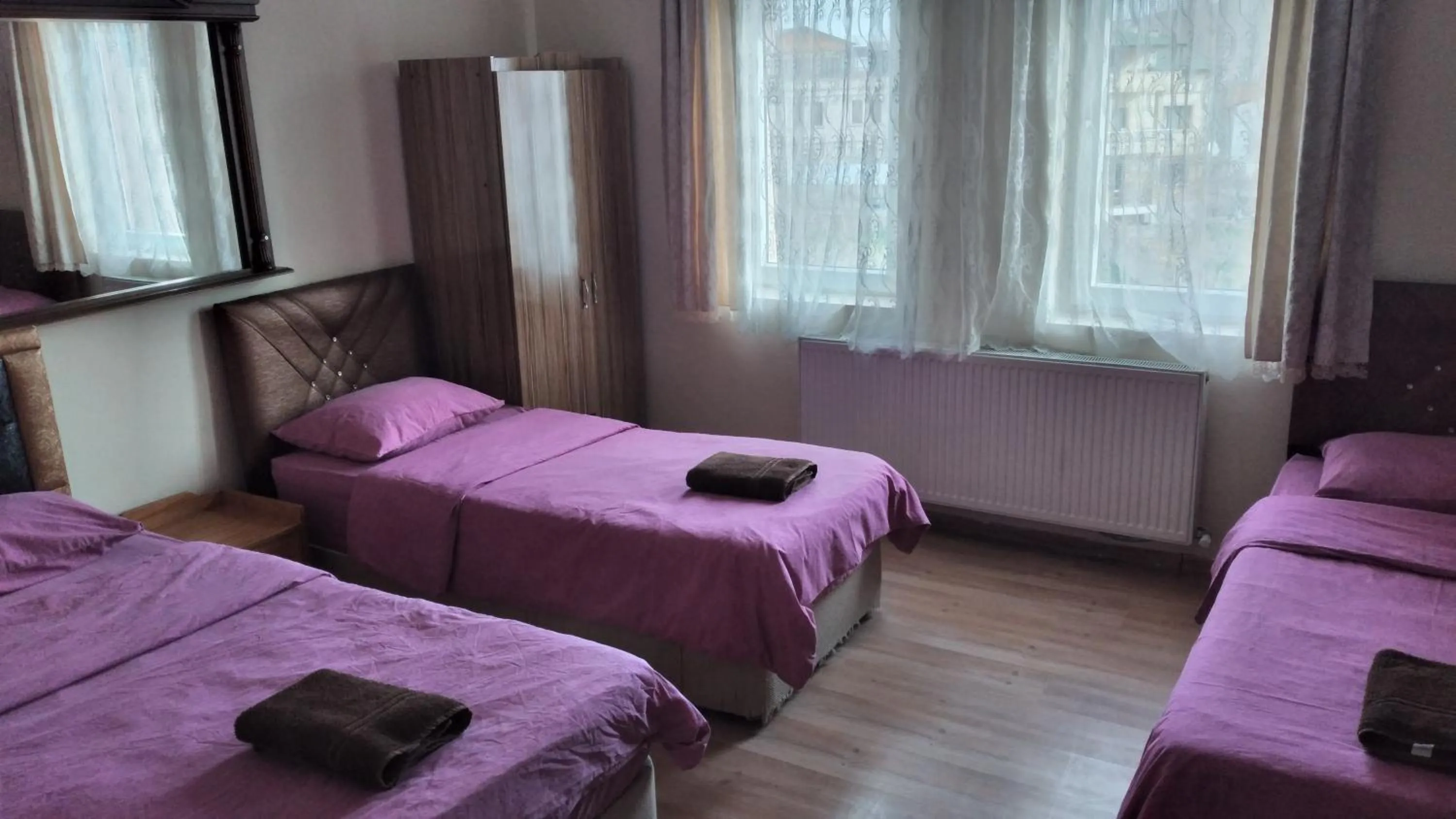 Photo of the whole room in Emre's Stone House