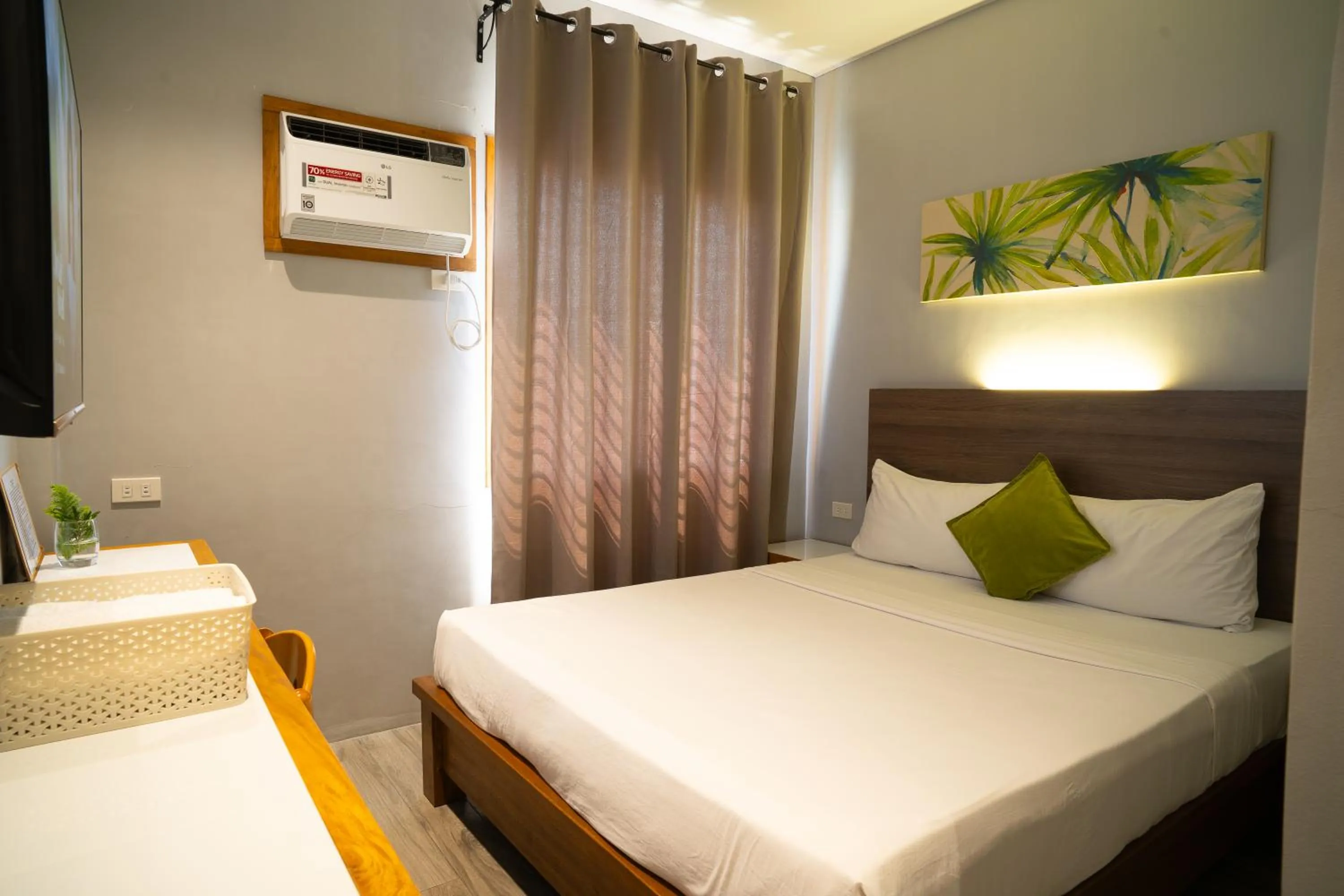Bed in Madonna Hometel and Suites New Pandan