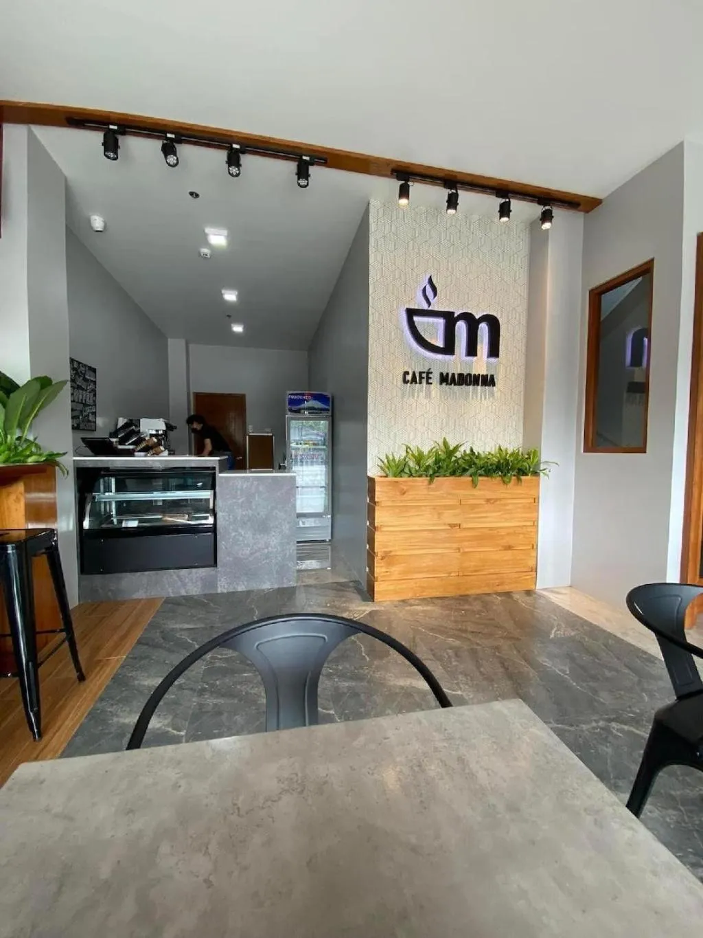 Restaurant/places to eat in Madonna Hometel and Suites New Pandan