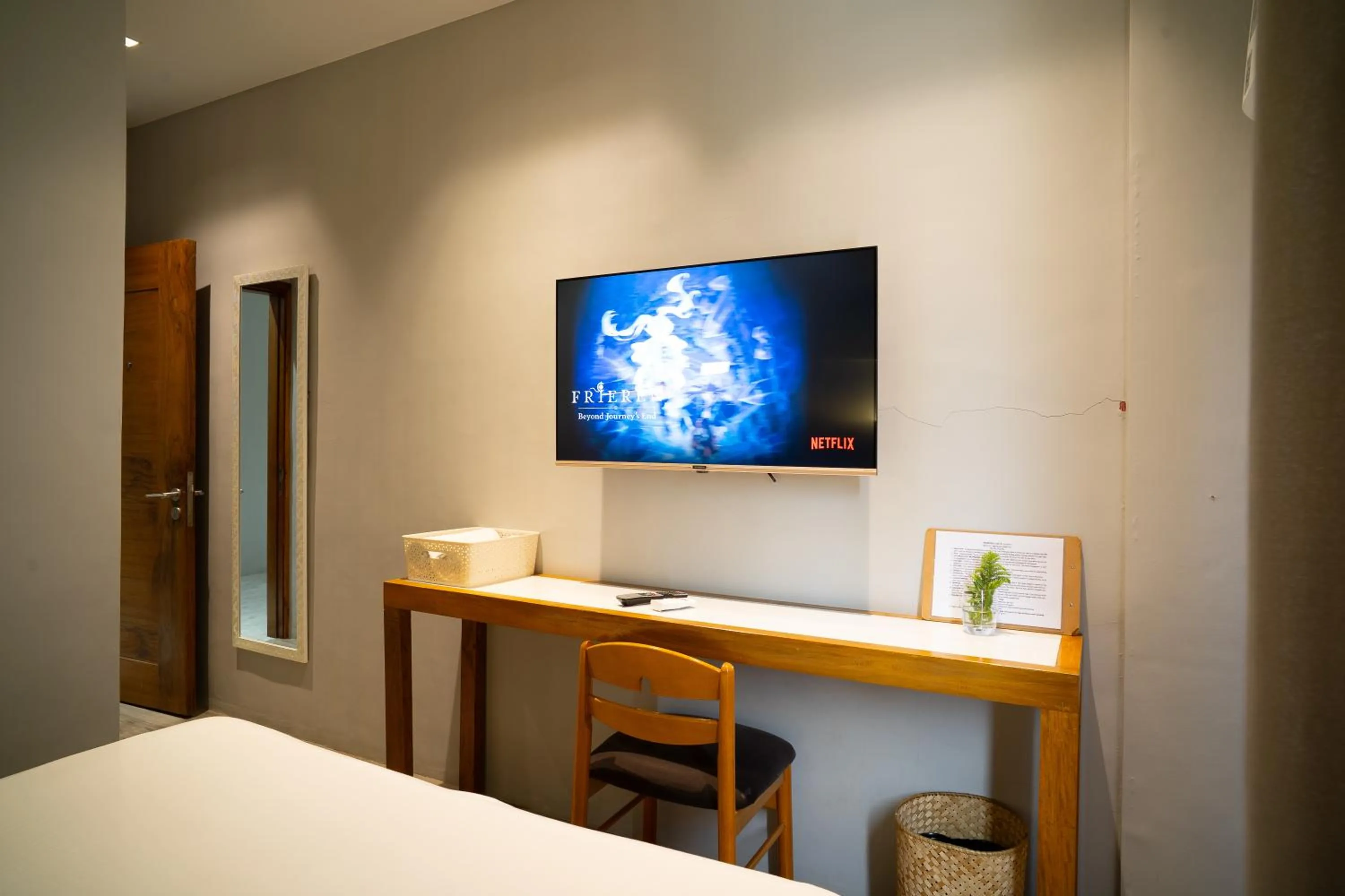 TV and multimedia, Bed in Madonna Hometel and Suites New Pandan