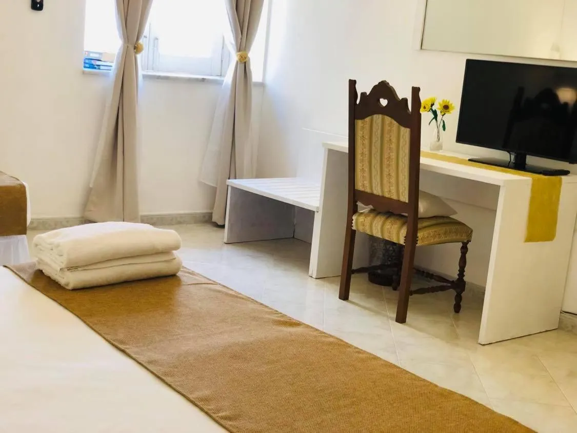 Photo of the whole room, Bed in B&B Al Piazza Marina