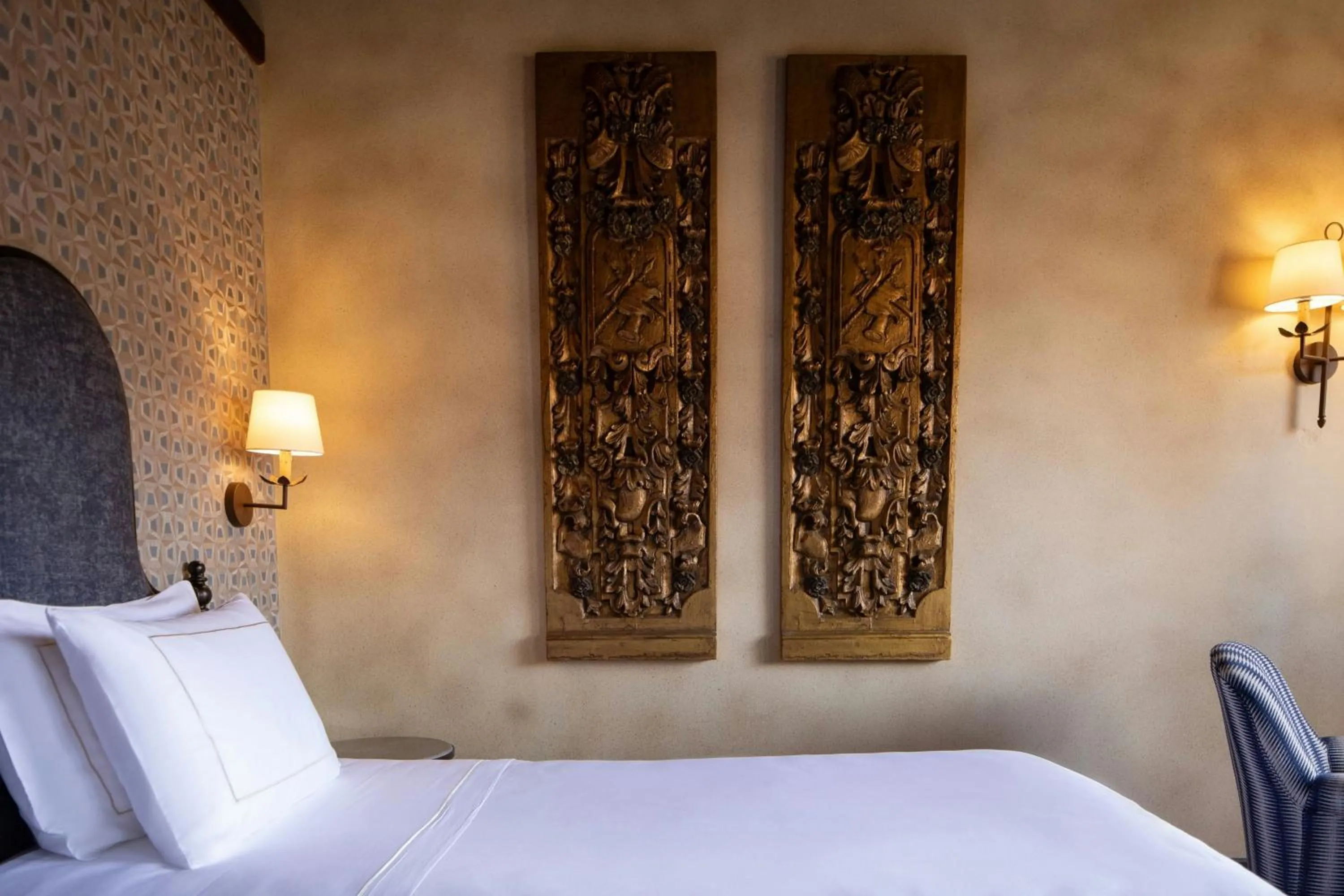 Photo of the whole room, Bed in Hotel Palacio de Santa Paula, Autograph Collection