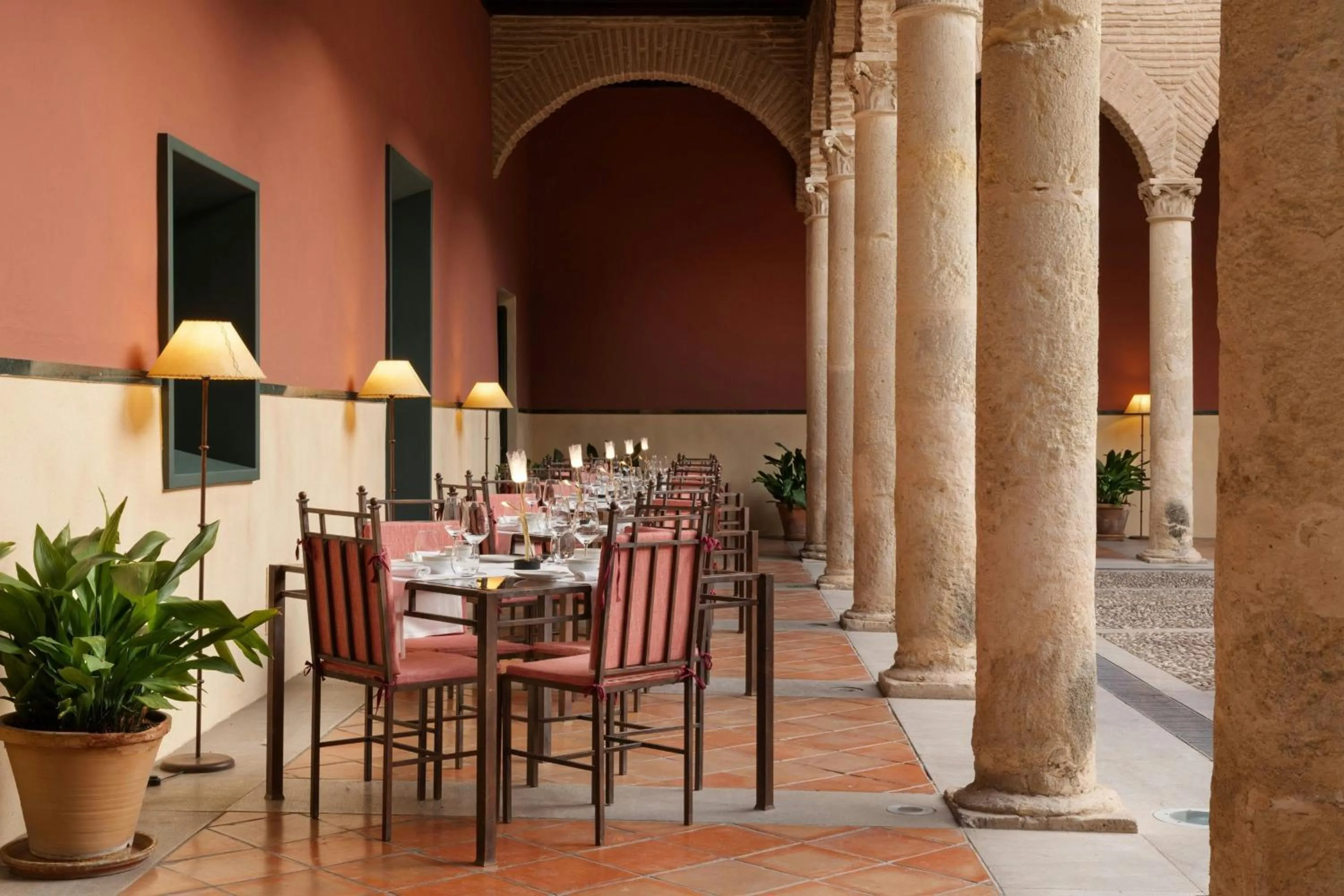 Restaurant/places to eat in Hotel Palacio de Santa Paula, Autograph Collection