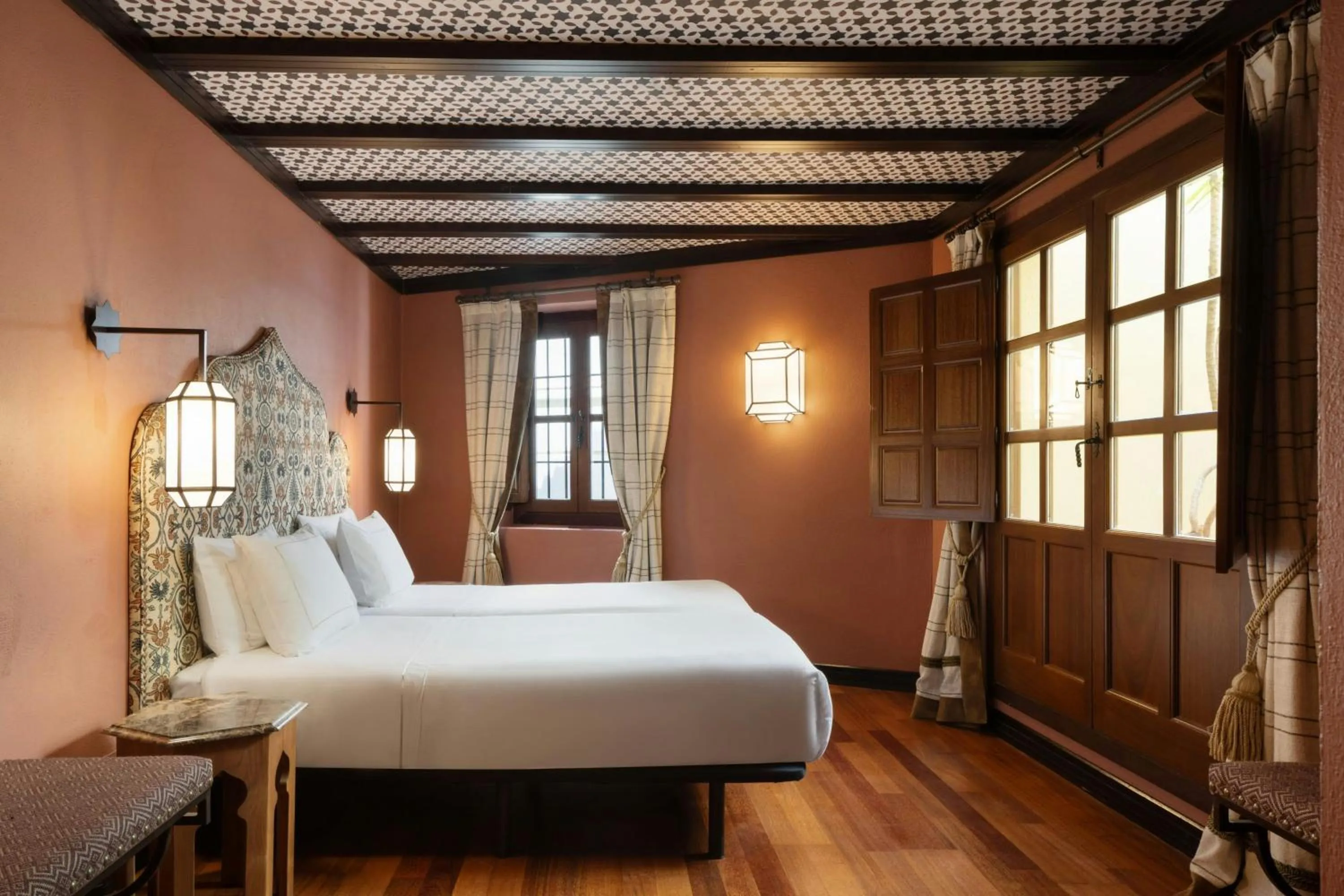Photo of the whole room, Bed in Hotel Palacio de Santa Paula, Autograph Collection
