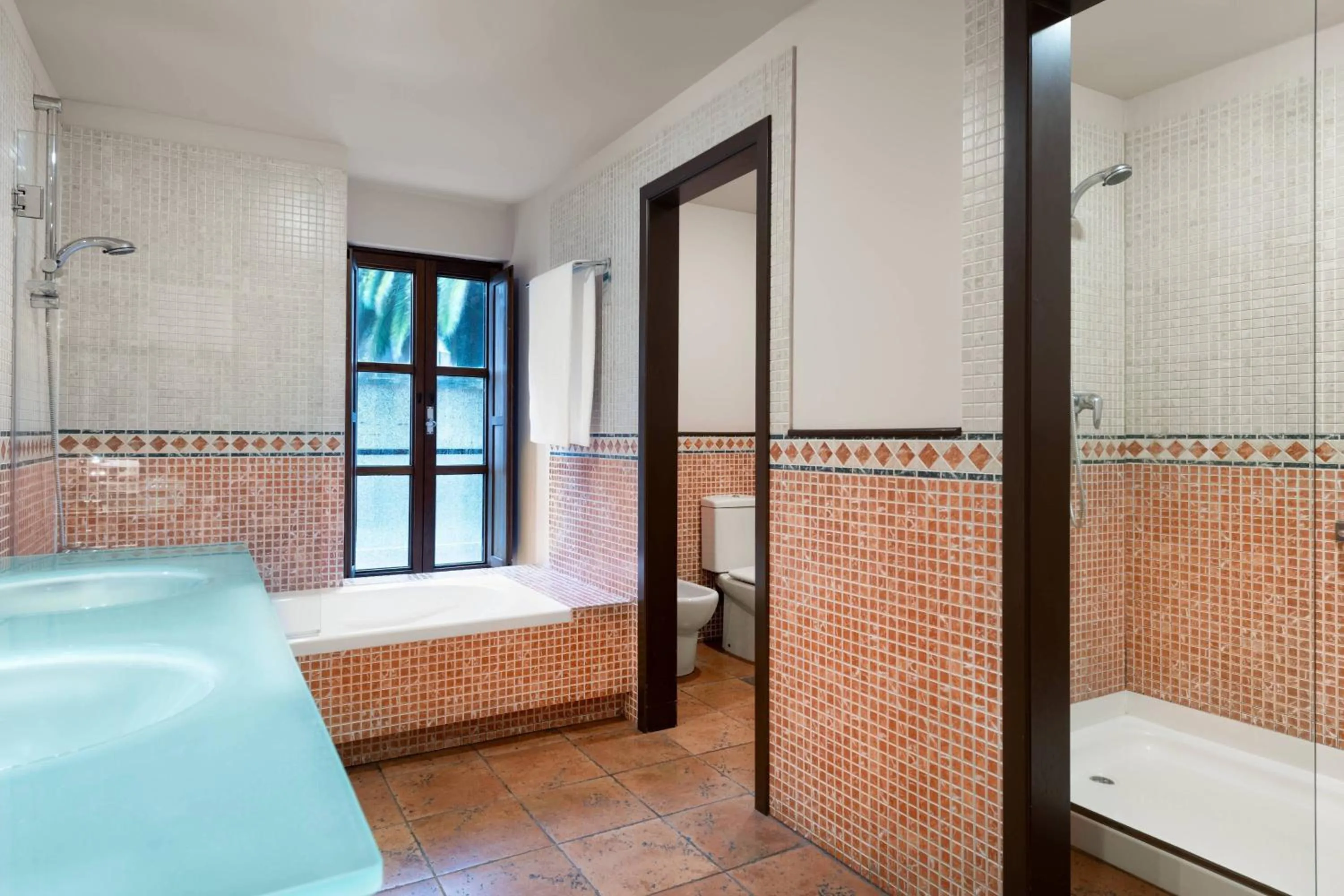 Bathroom in Hotel Palacio del Carmen, Autograph Collection