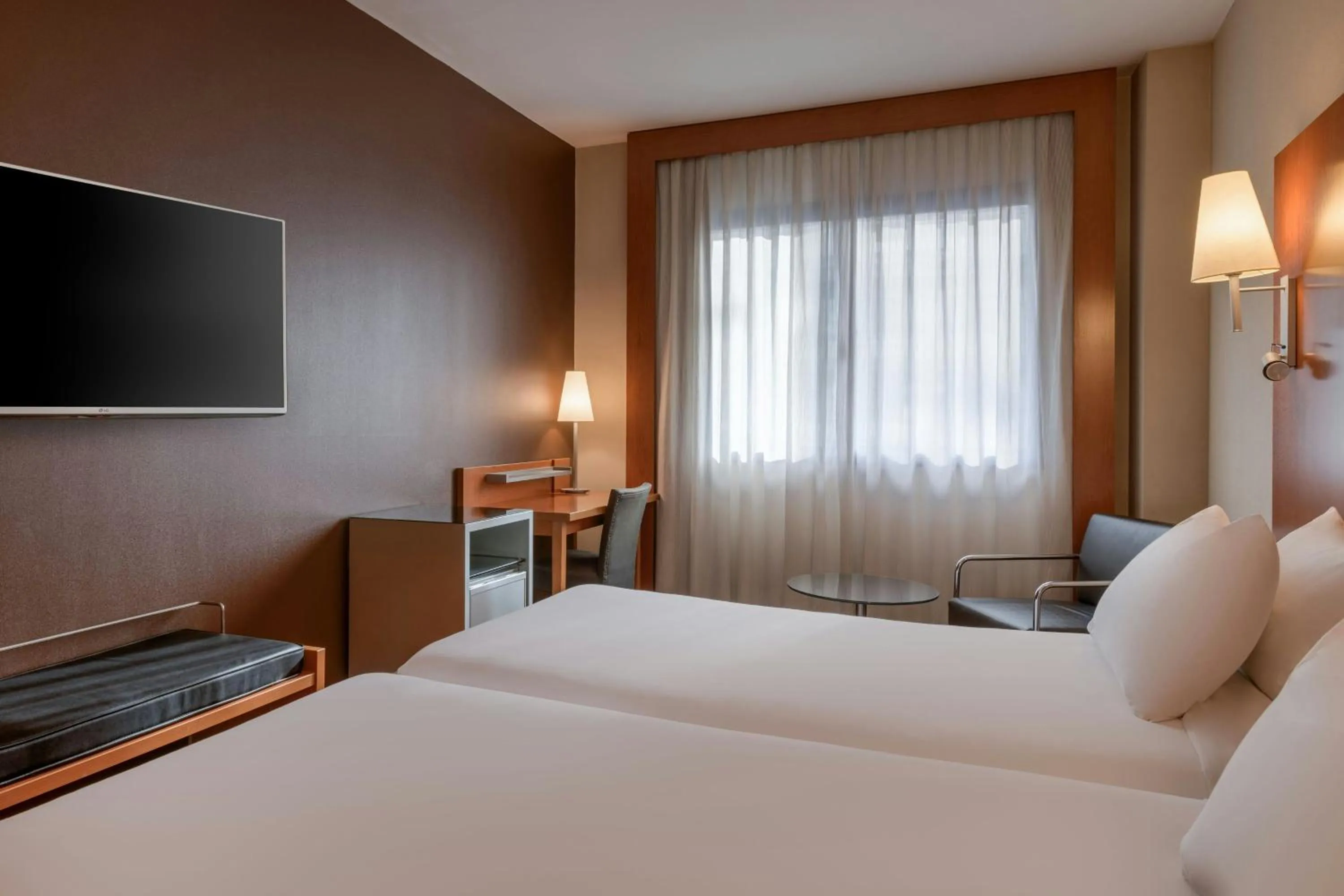 Photo of the whole room, Bed in AC Hotel León San Antonio by Marriott