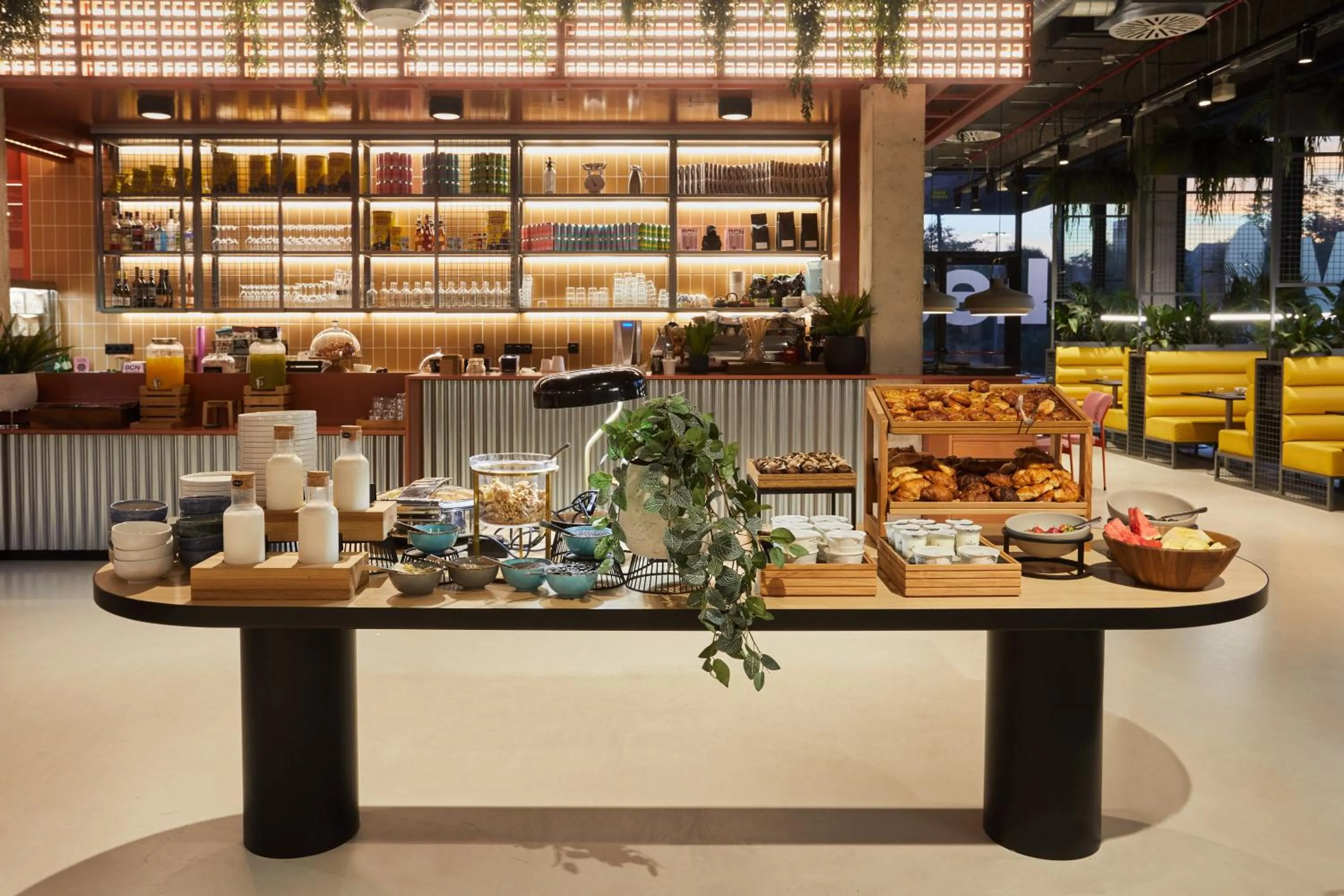 Breakfast in The Social Hub Barcelona Poblenou