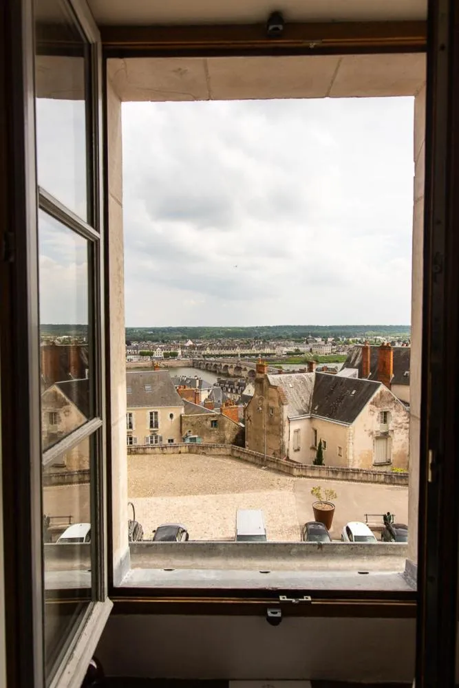 Au 16 Place Saint Louis