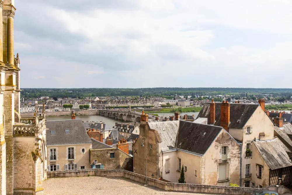 Au 16 Place Saint Louis