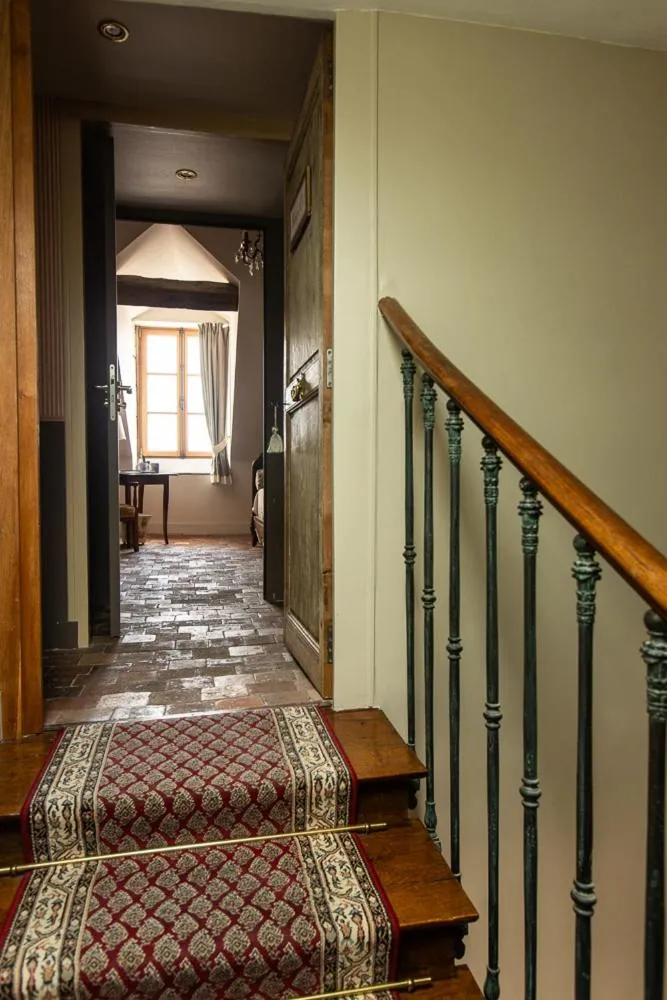 Bed in Au 16 Place Saint Louis