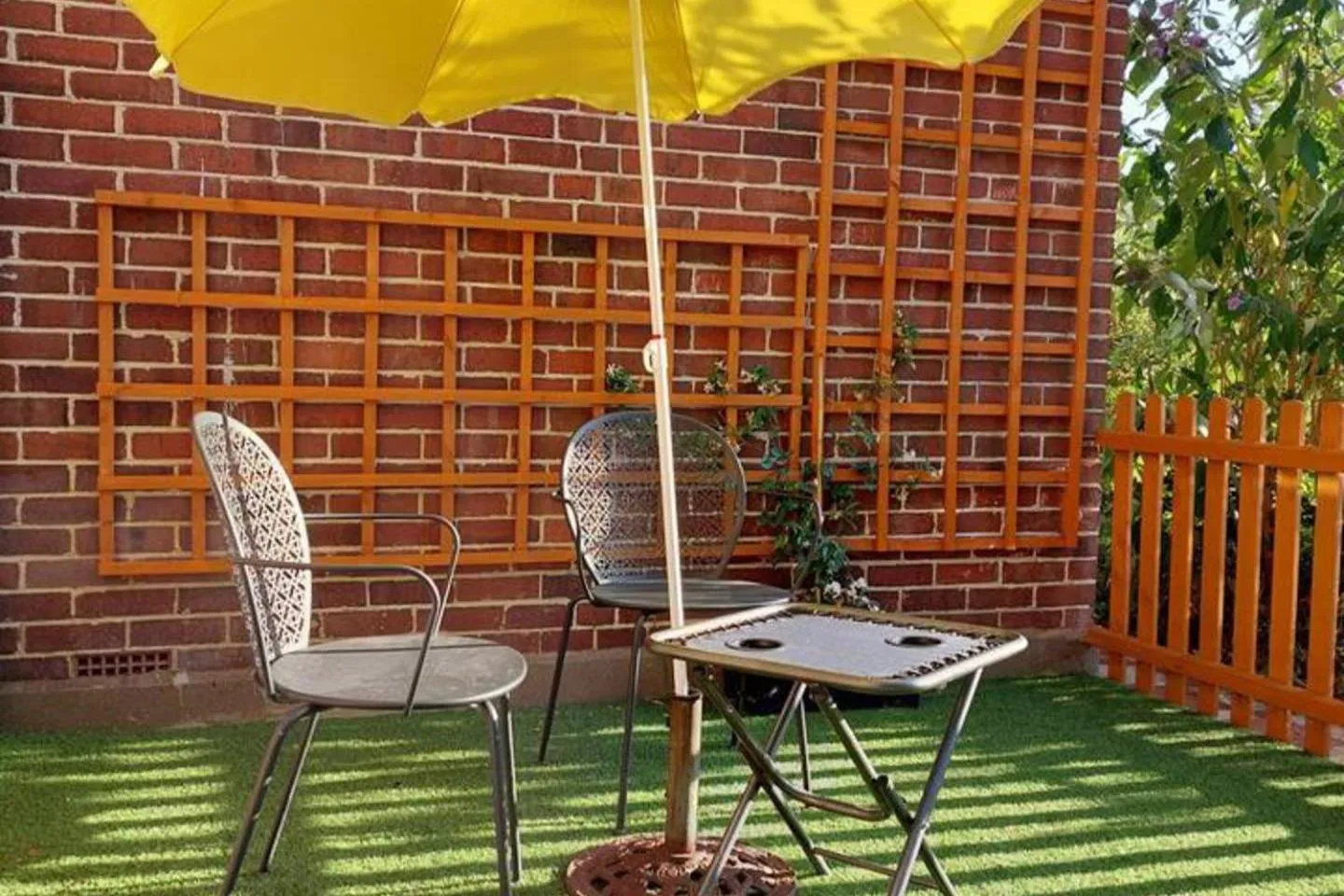 1 Bed - Sleeps 2 - Free Parking - Wi-Fi