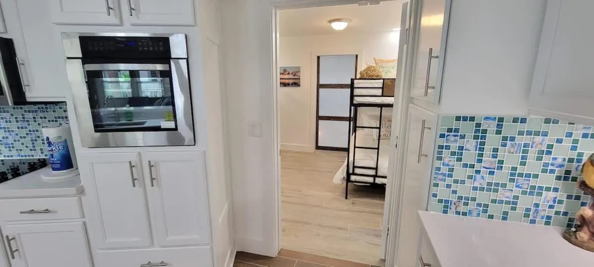 Kitchen or kitchenette in Bahama Mama House