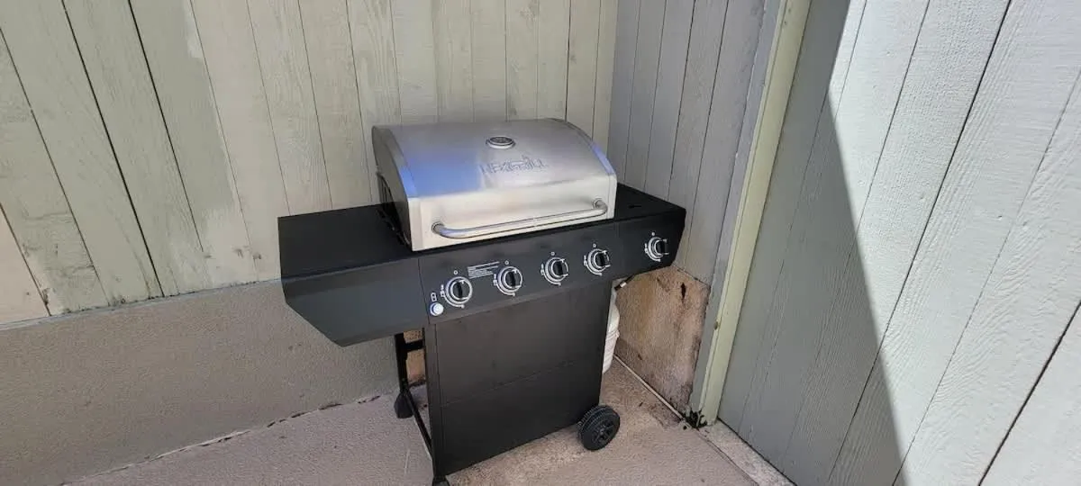 Other in Bahama Mama House