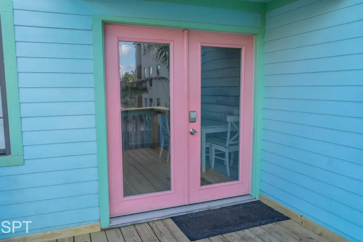 Property building in Caribbean Vibes House