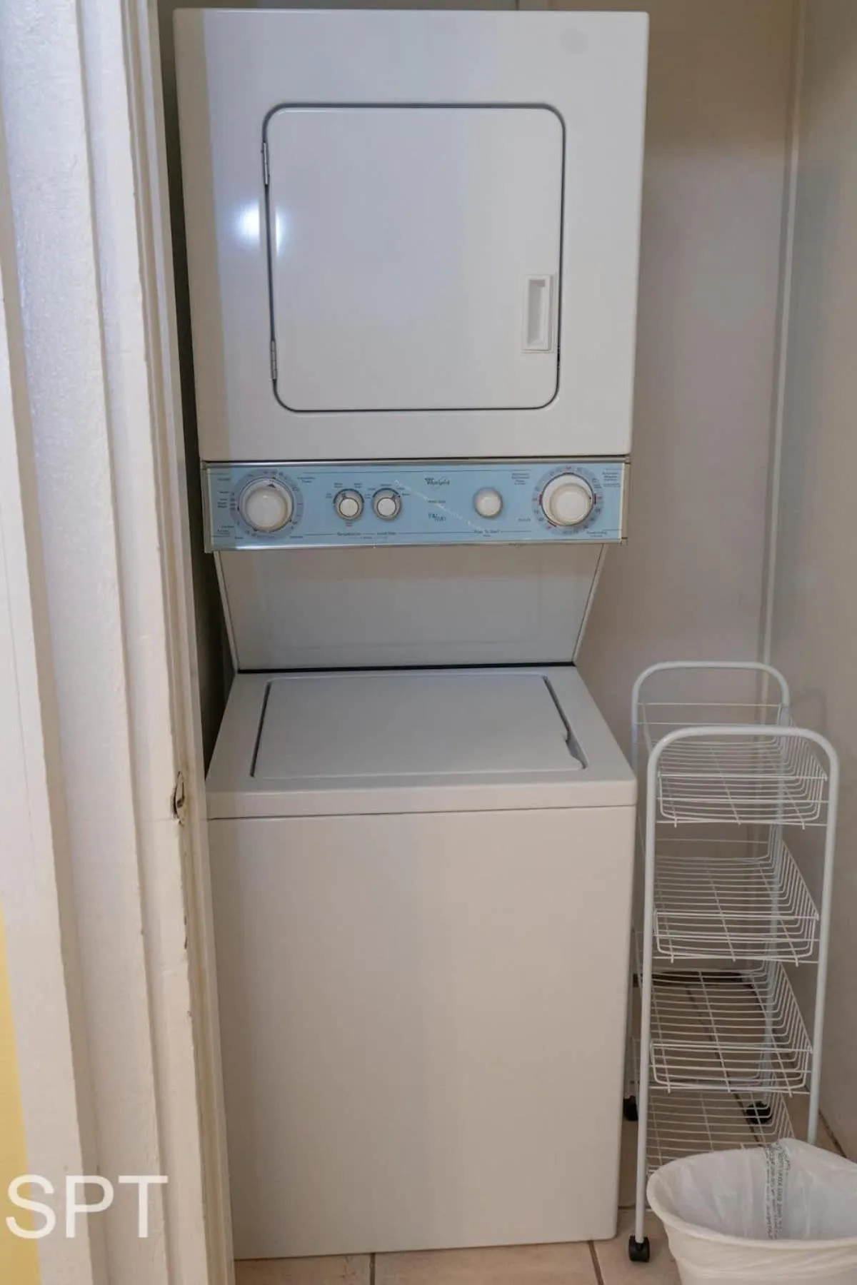 laundry in Caribbean Vibes House