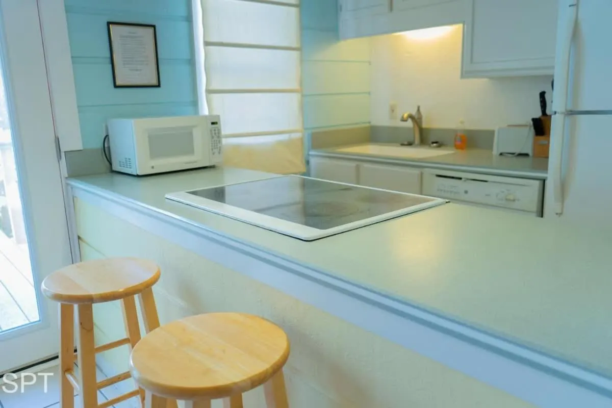 Kitchen or kitchenette in Caribbean Vibes House