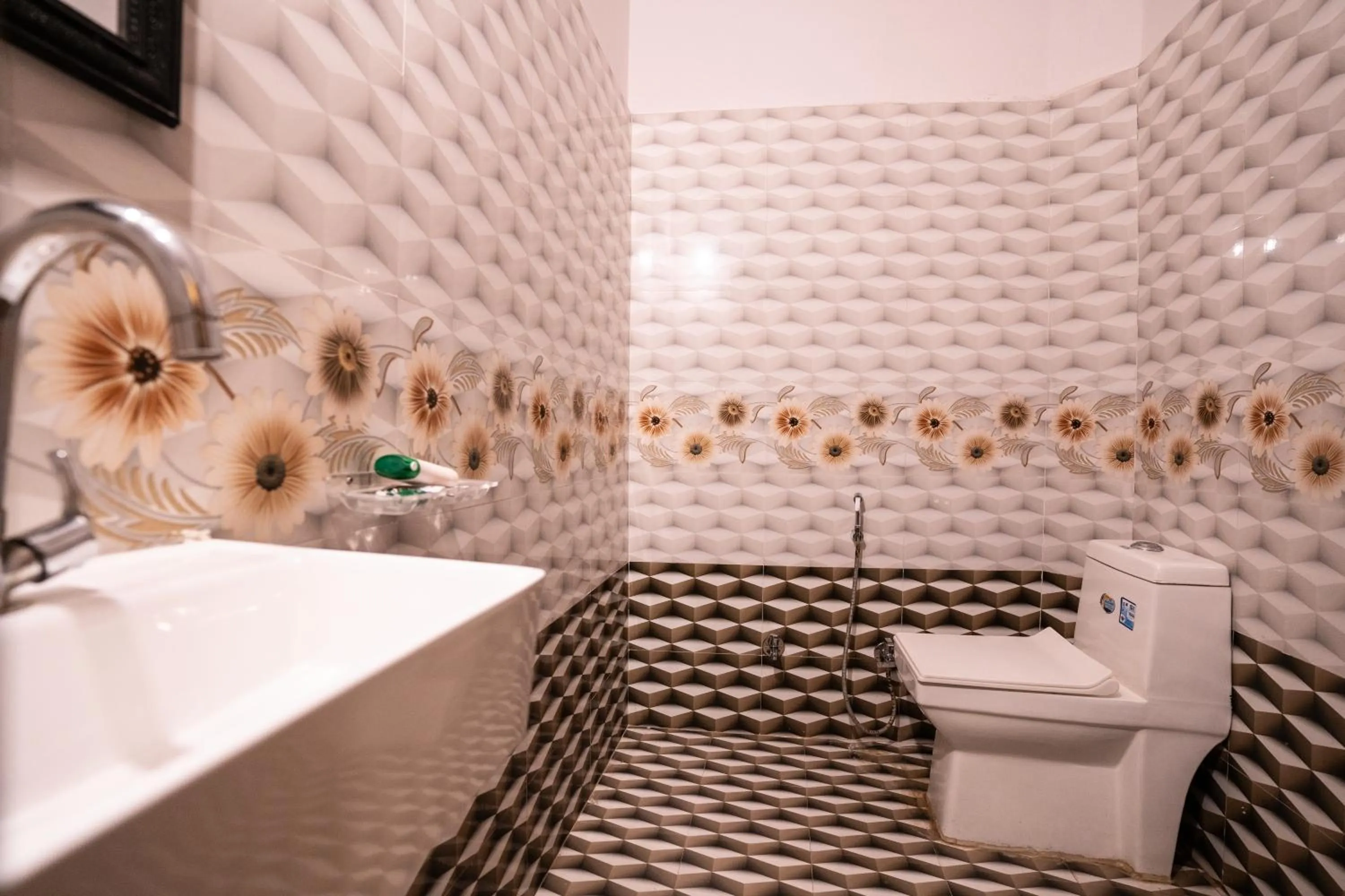 Shower in Relax Inn Jaisalmer