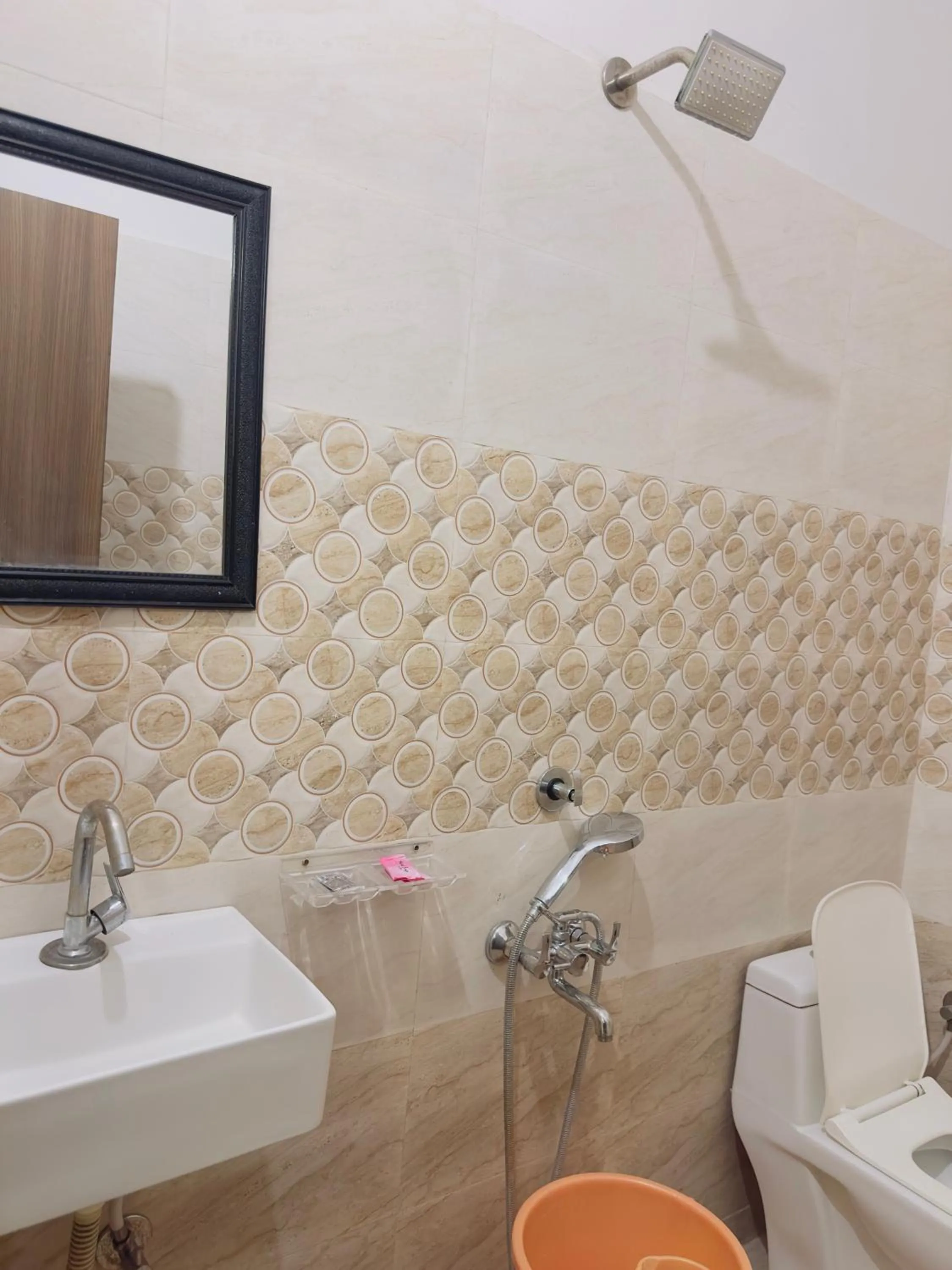 Shower in Relax Inn Jaisalmer