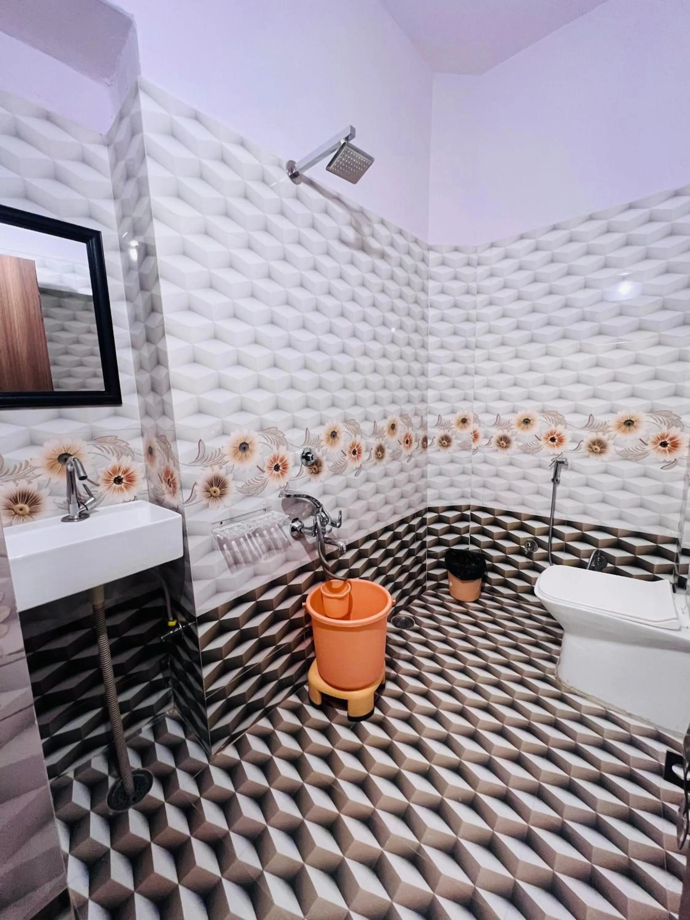 Shower in Relax Inn Jaisalmer