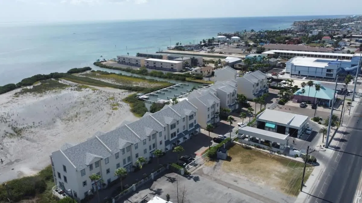 Property building in Tortuga Bay