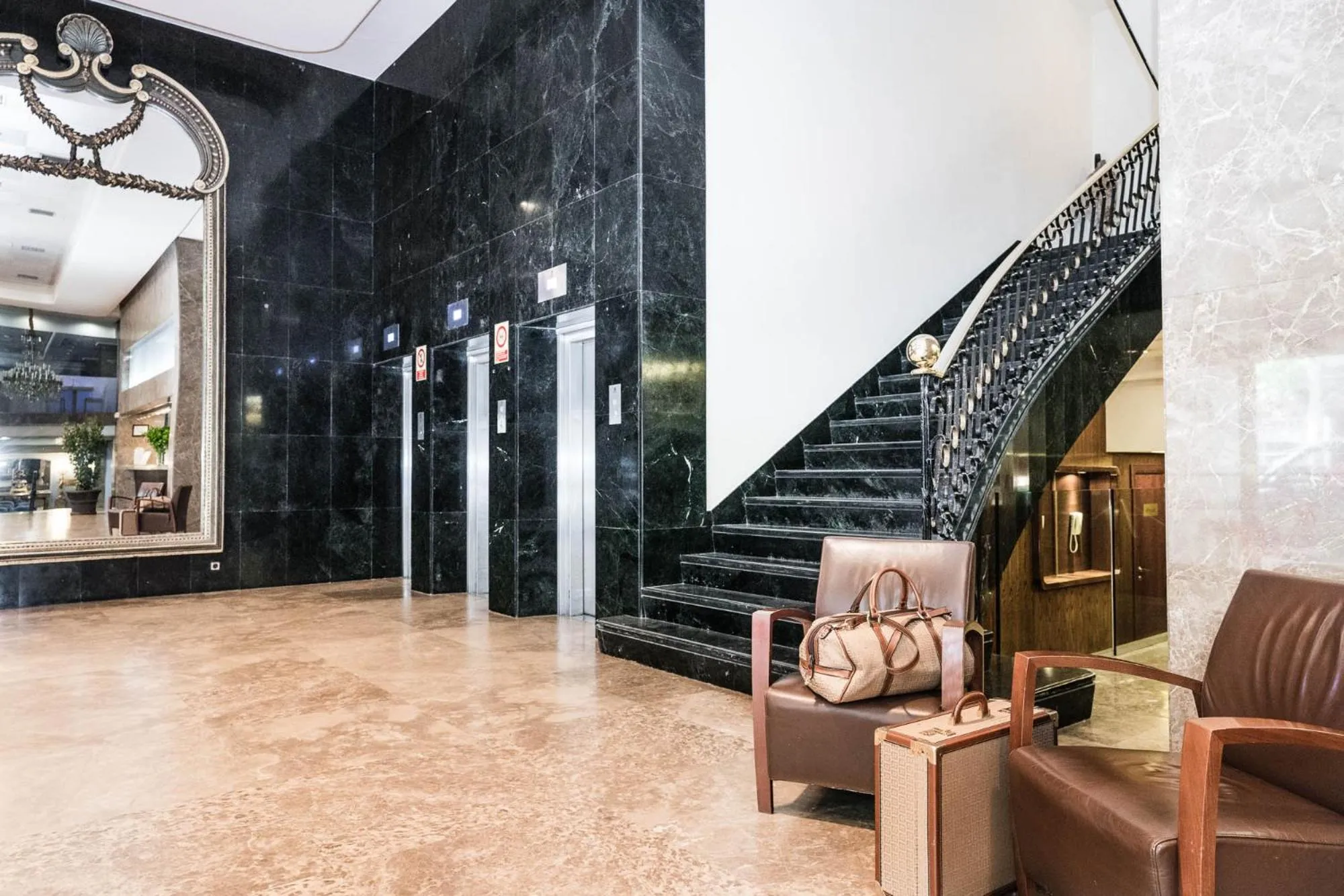 Lobby or reception in Agumar