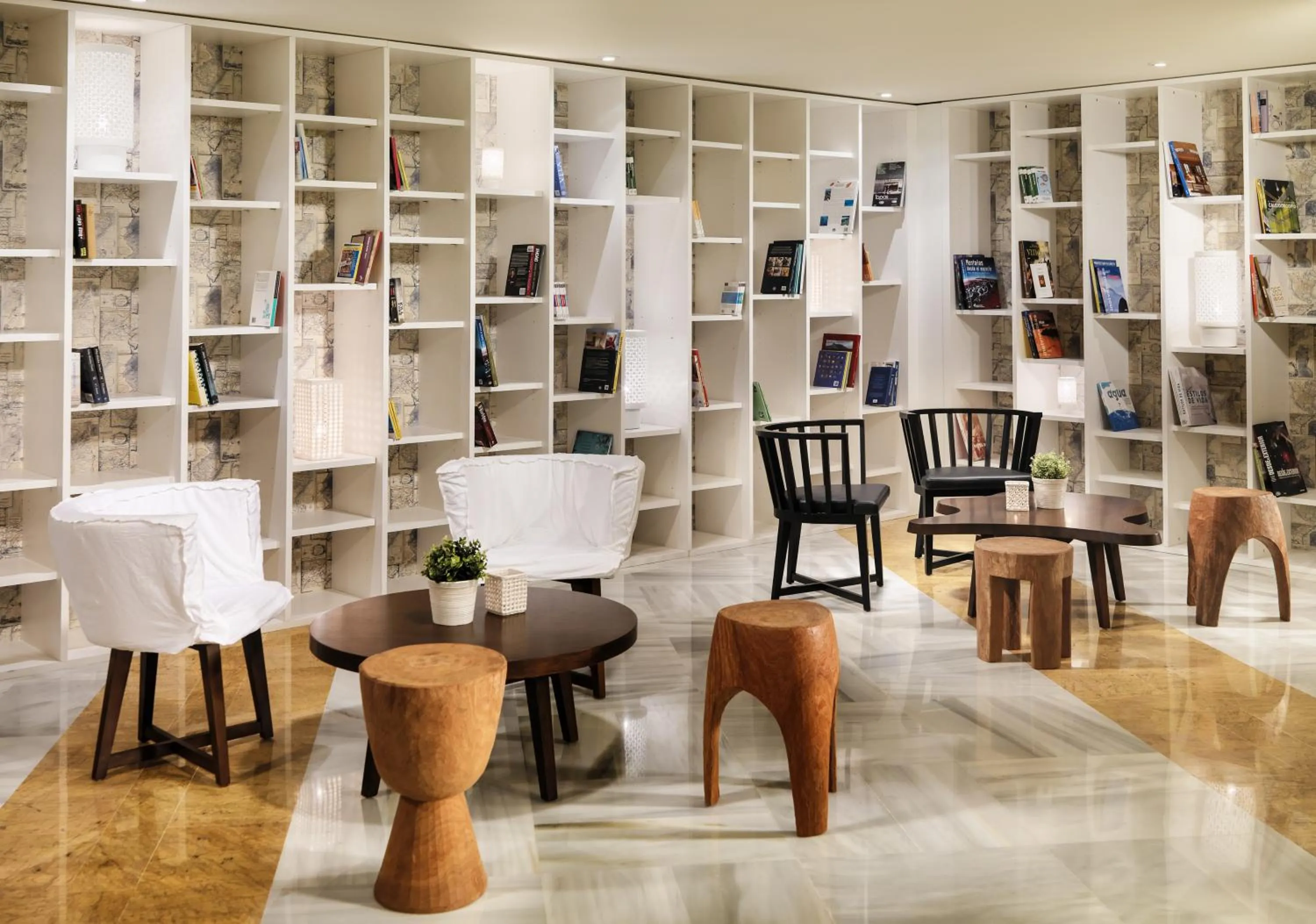 Library in Boutique Hotel H10 Blue Mar - Adults Only