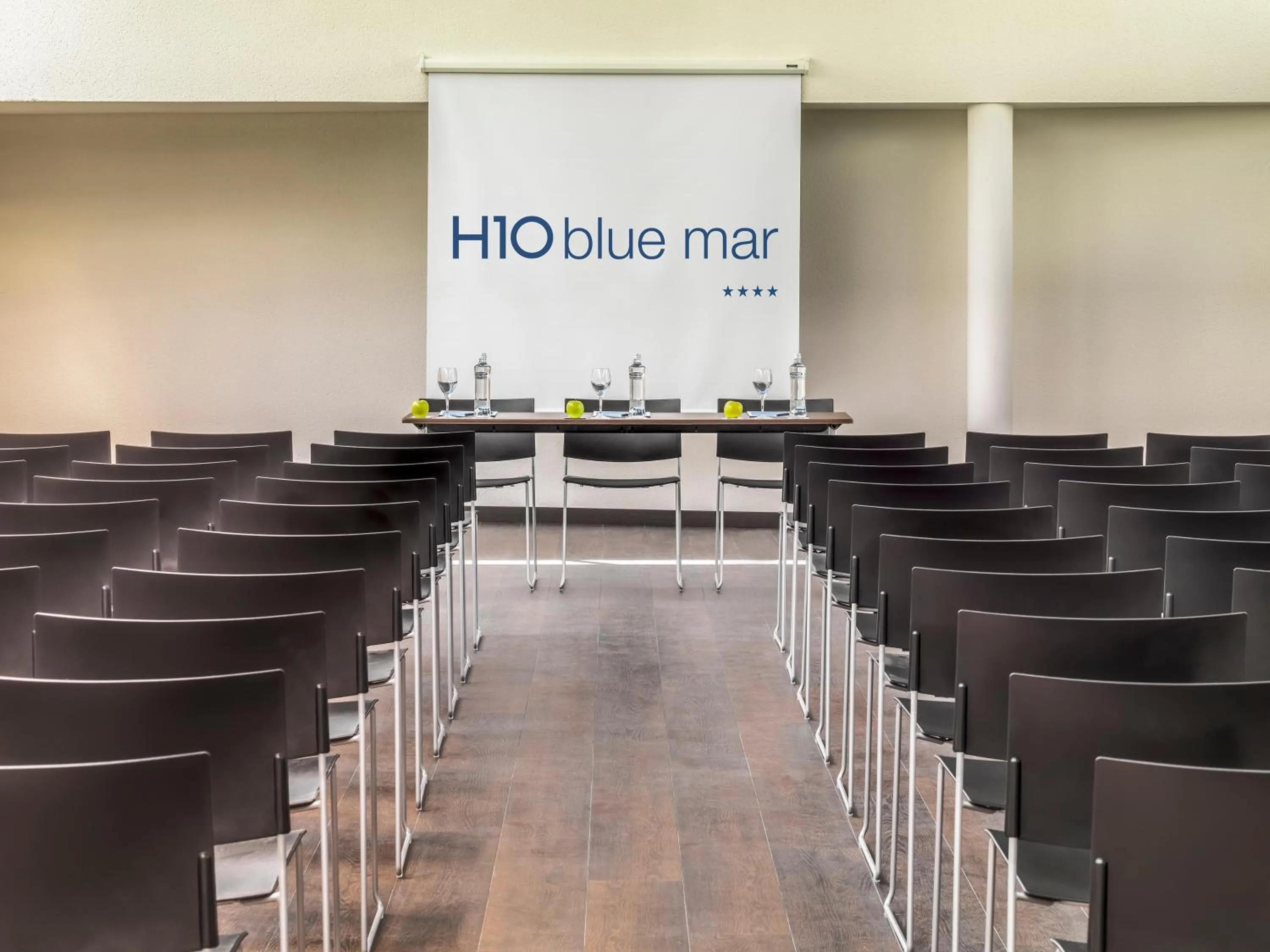 Meeting/conference room in Boutique Hotel H10 Blue Mar - Adults Only