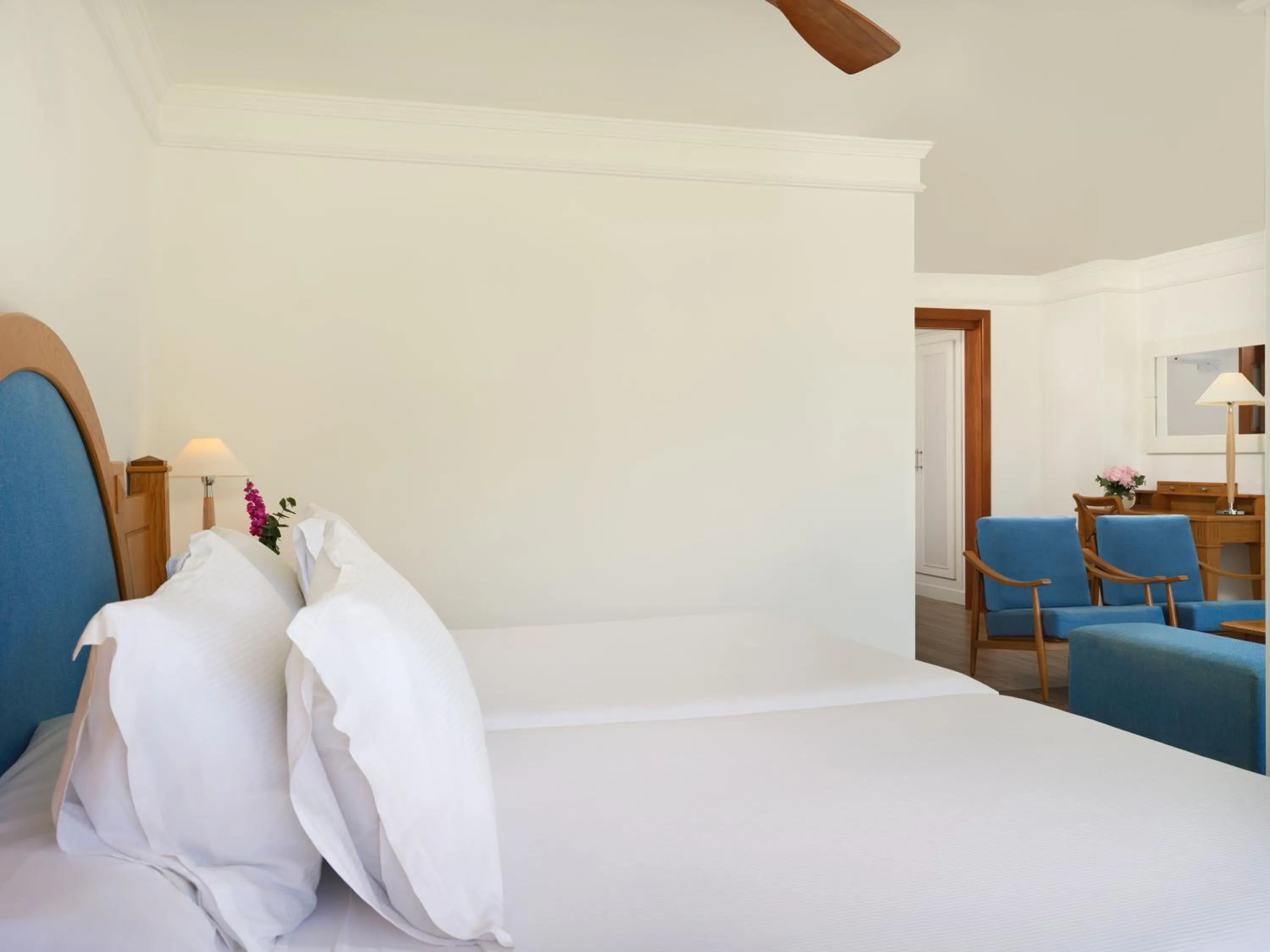 Bed in Boutique Hotel H10 Blue Mar - Adults Only