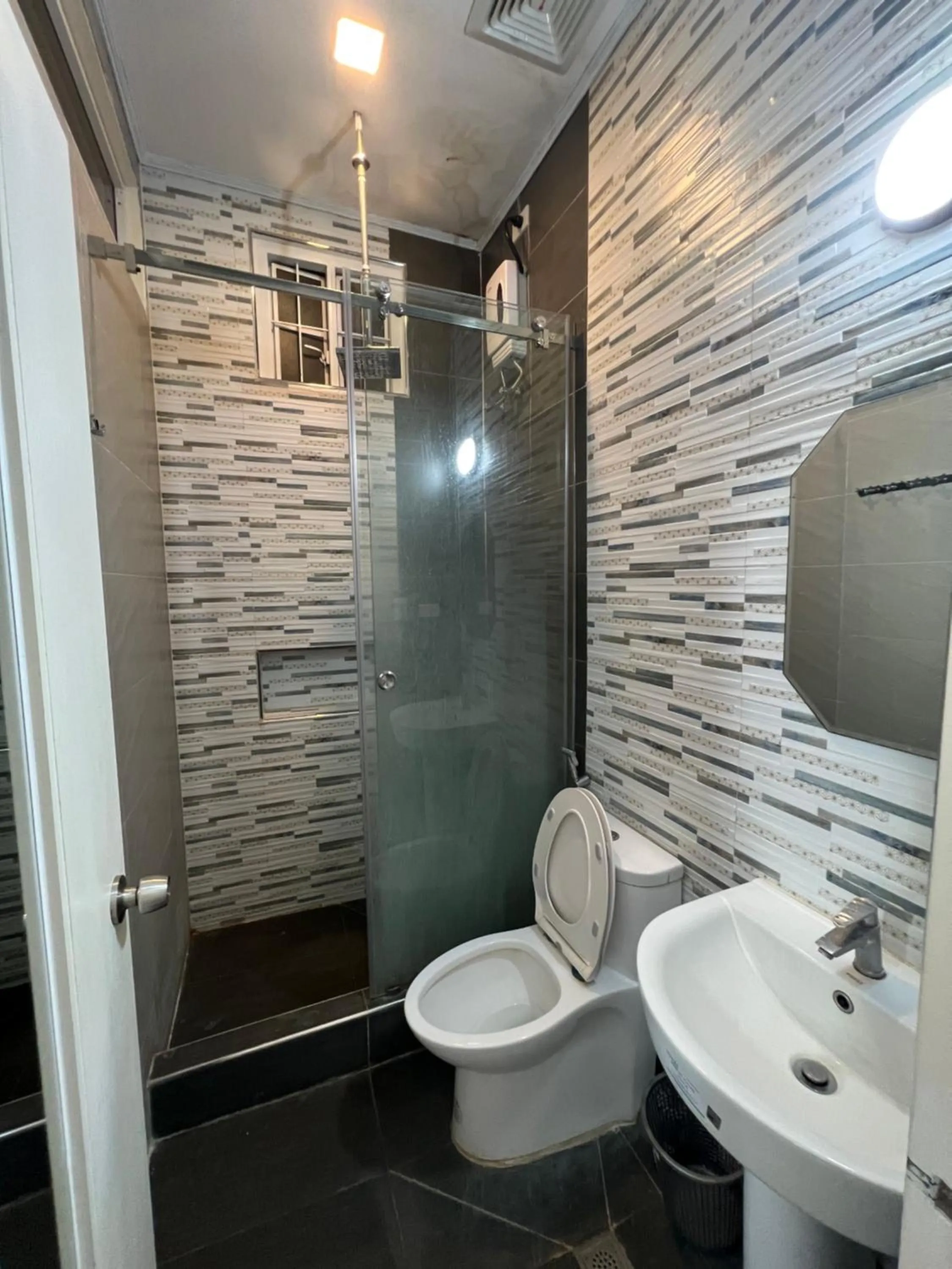 Shower in Dampa Poolside Events & Accommodation