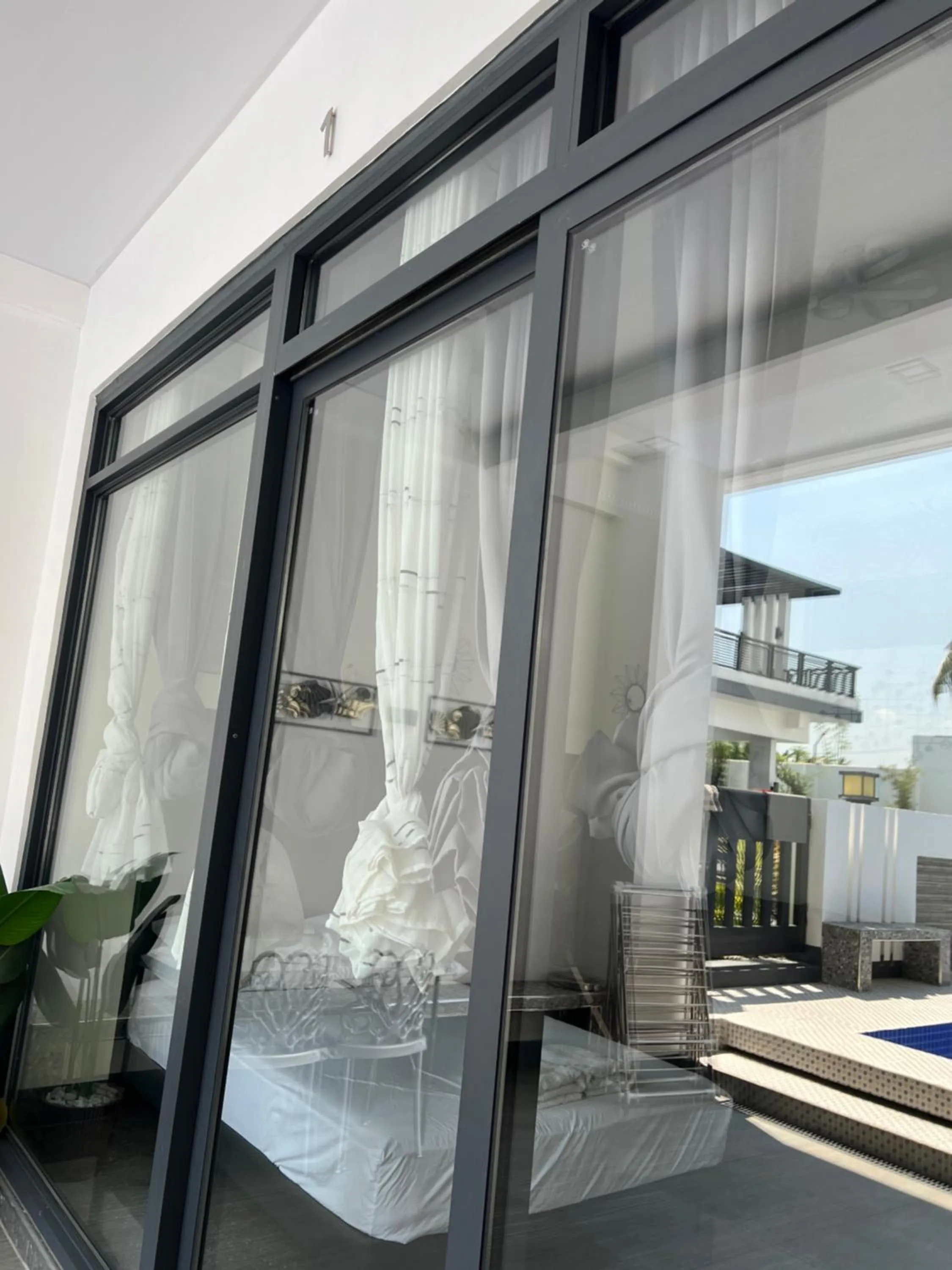 Day in Dampa Poolside Events & Accommodation