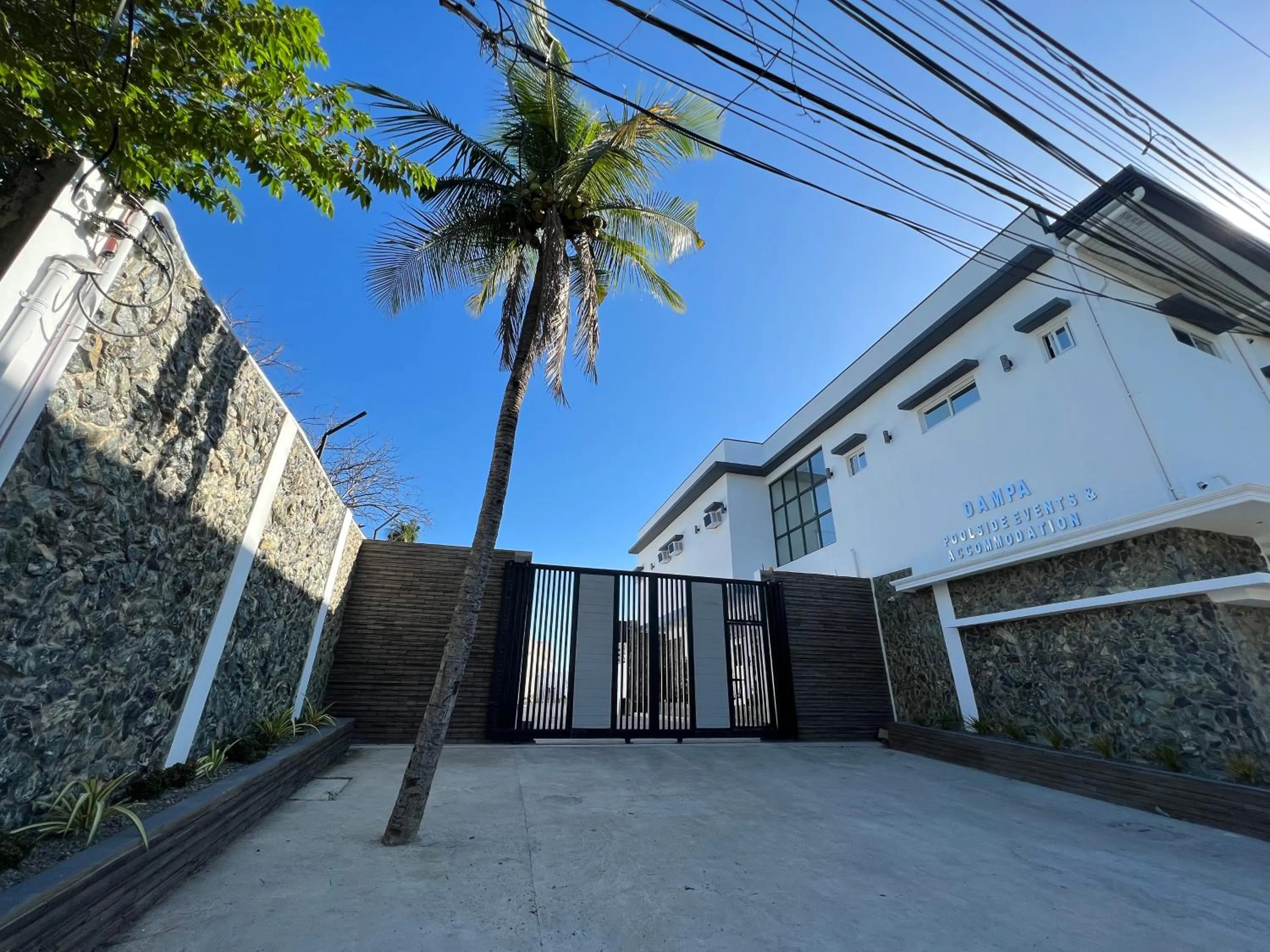 Property building in Dampa Poolside Events & Accommodation