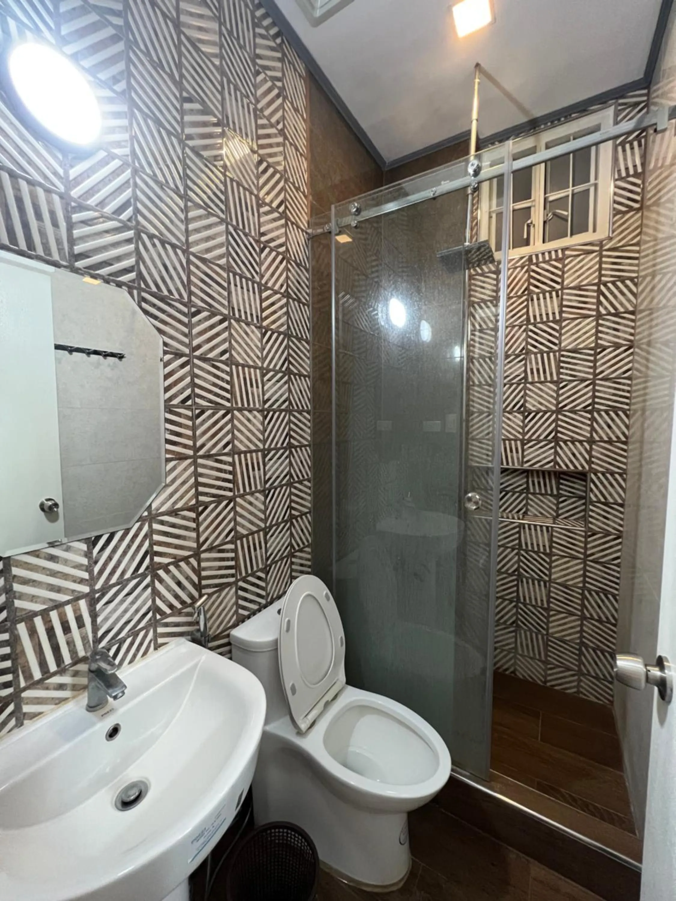 Shower in Dampa Poolside Events & Accommodation