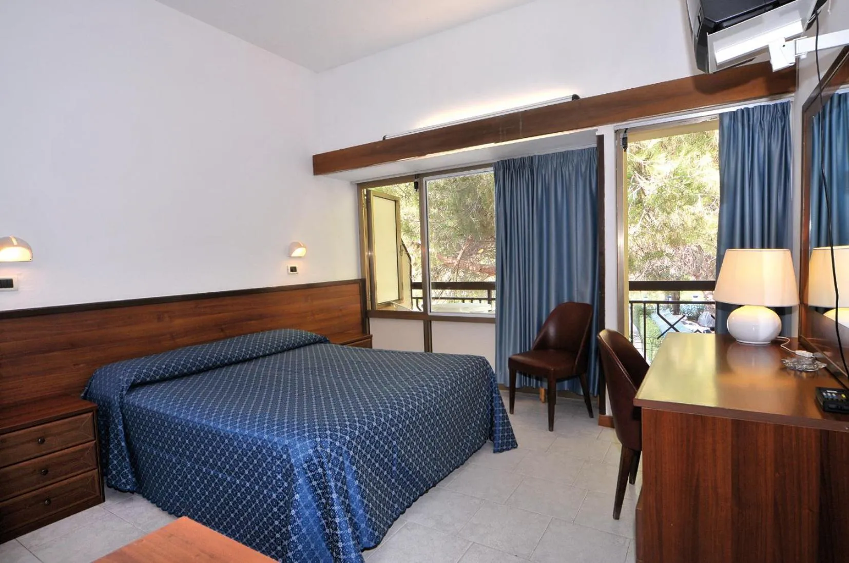 Photo of the whole room in Hotel Lilly