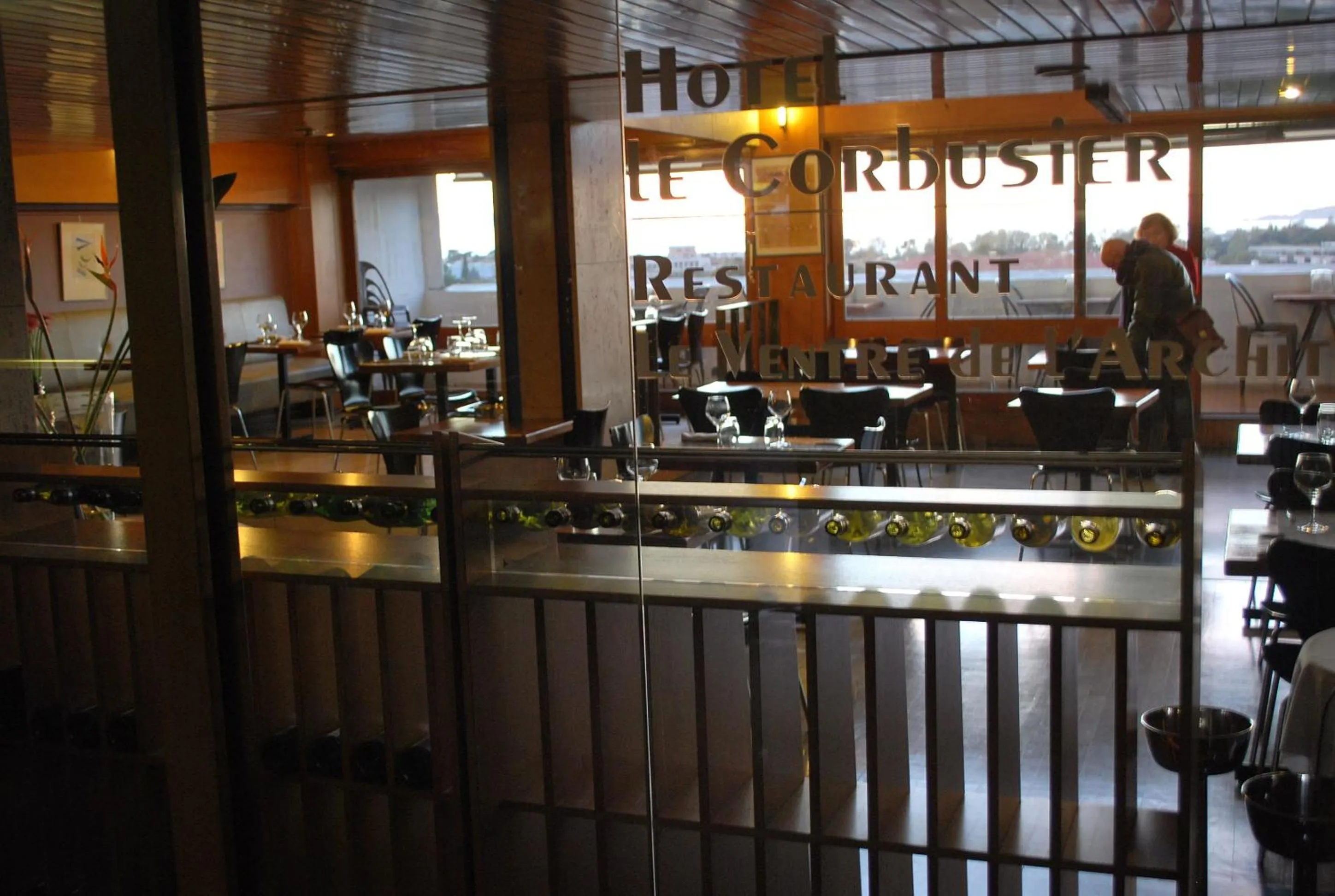 Restaurant/places to eat in Hotel le Corbusier