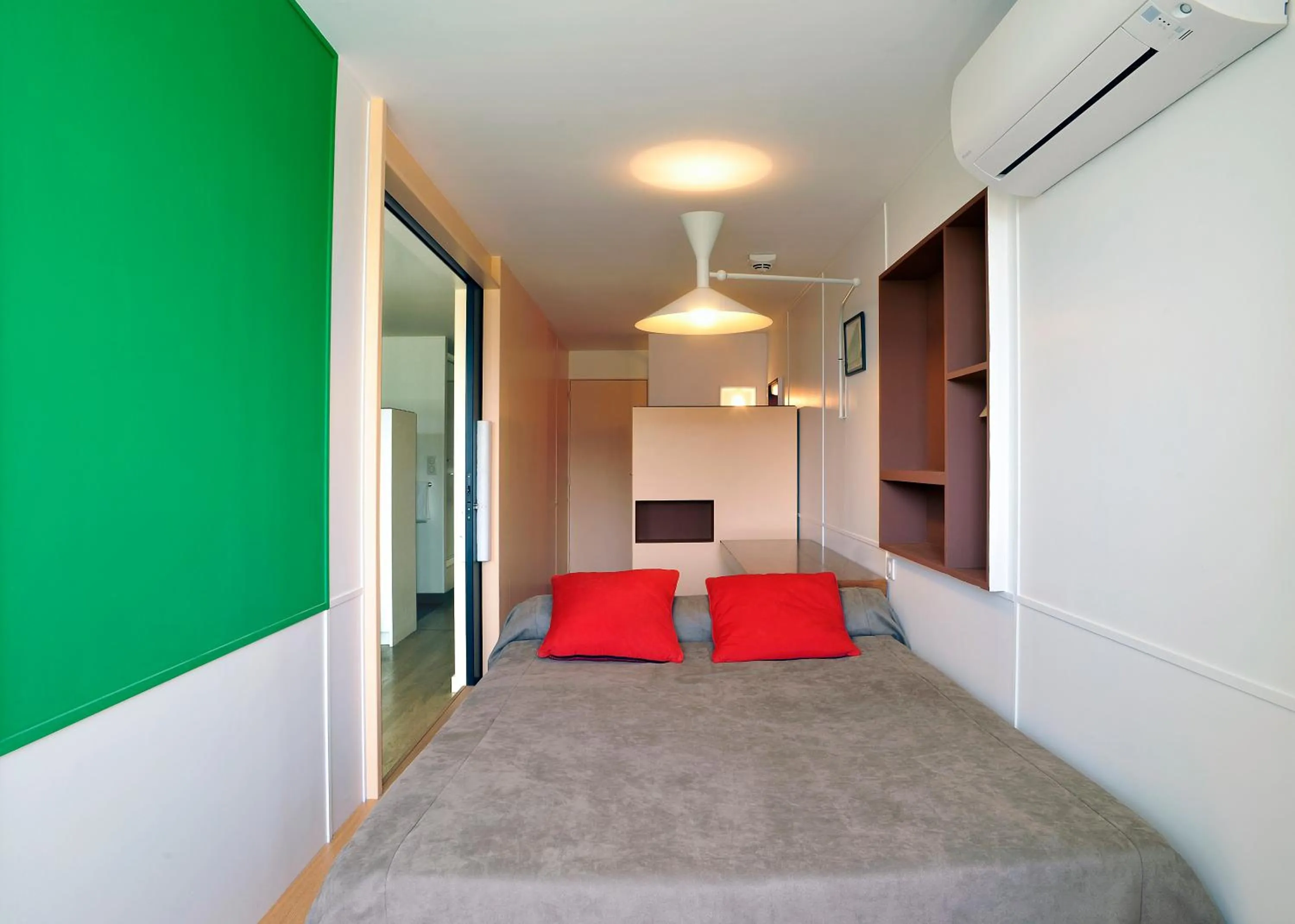 Bedroom, Bed in Hotel le Corbusier