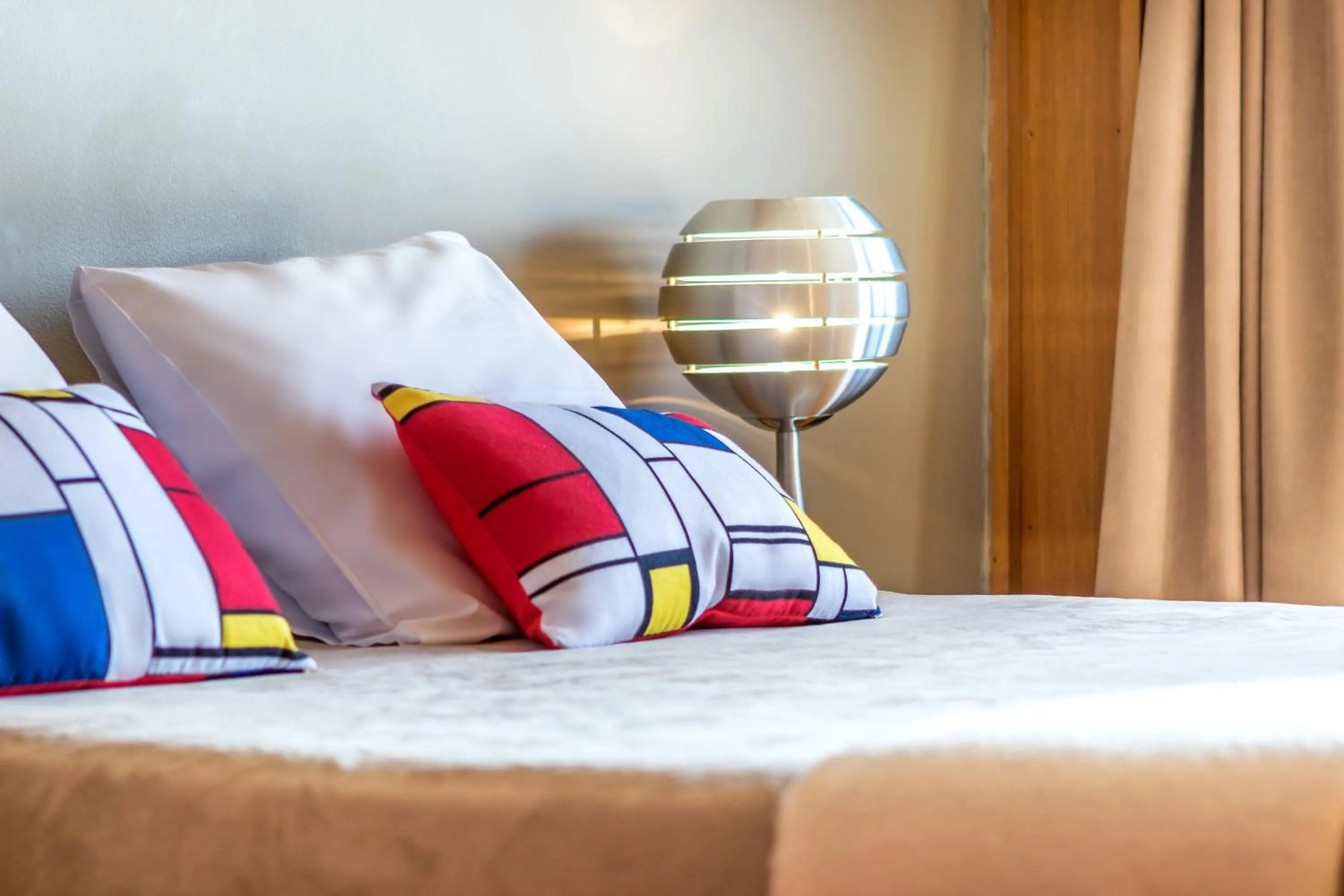 Bedroom, Bed in Hotel le Corbusier