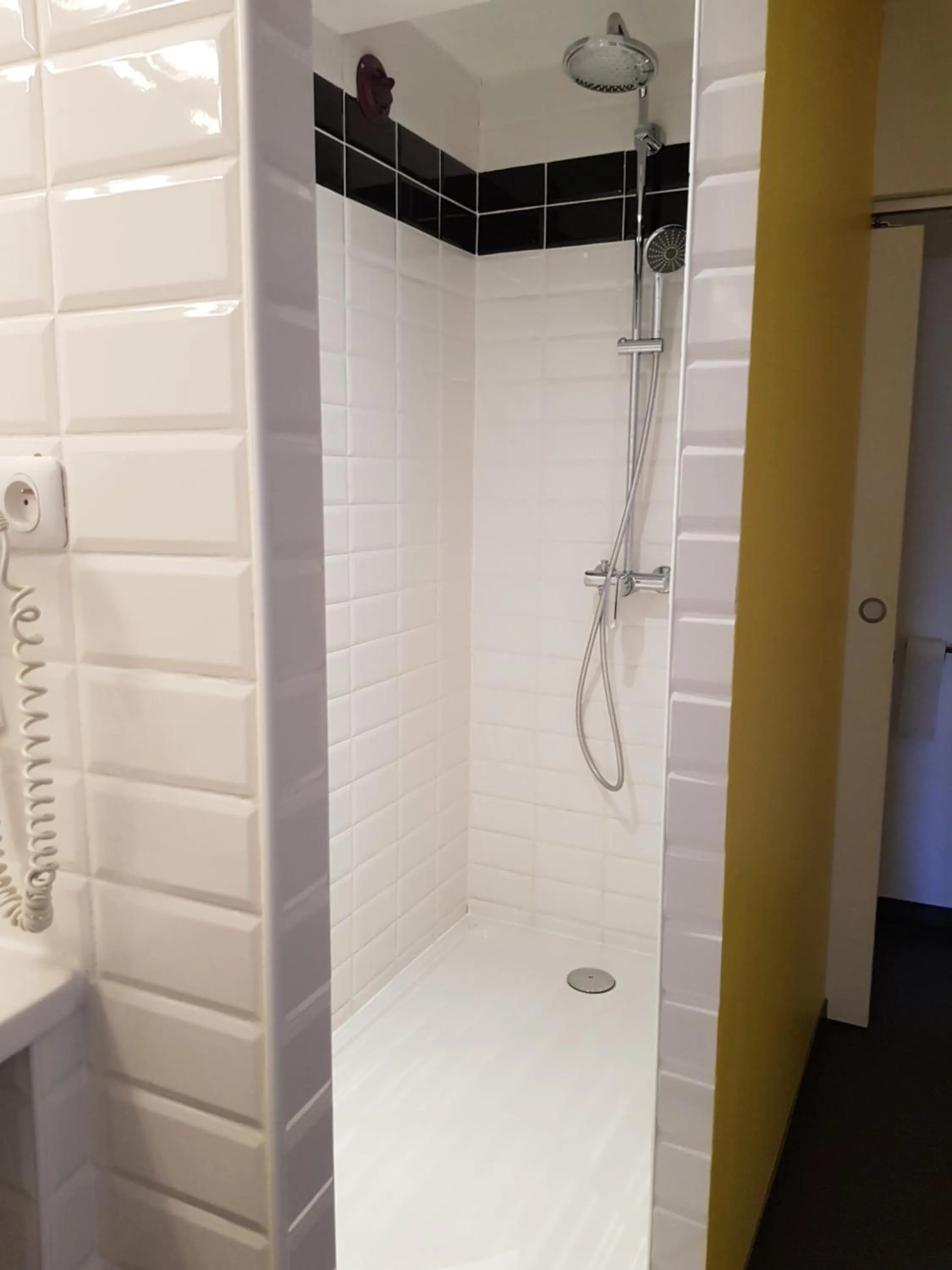 Shower in Hotel le Corbusier