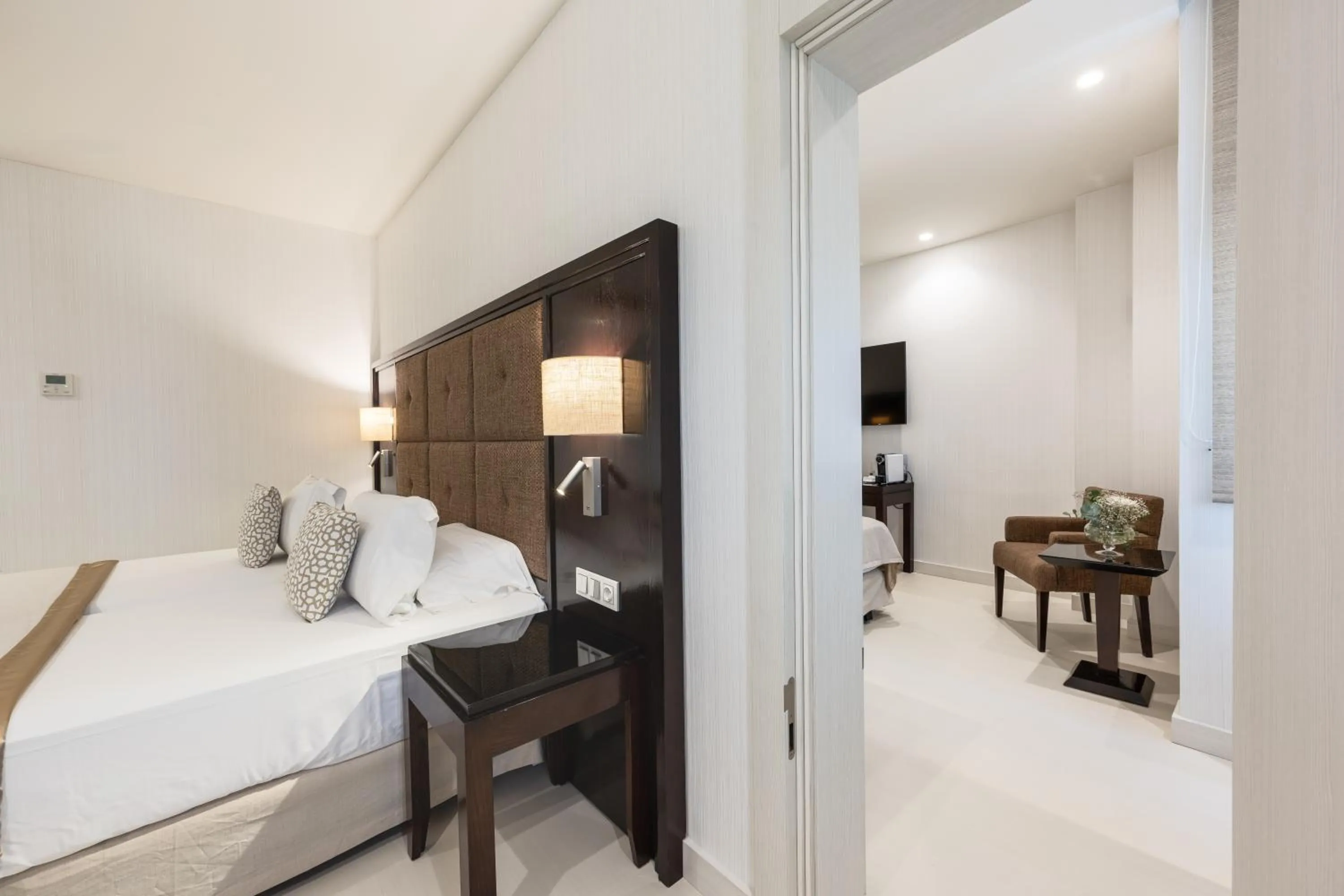 Photo of the whole room, Bed in Hotel Saray